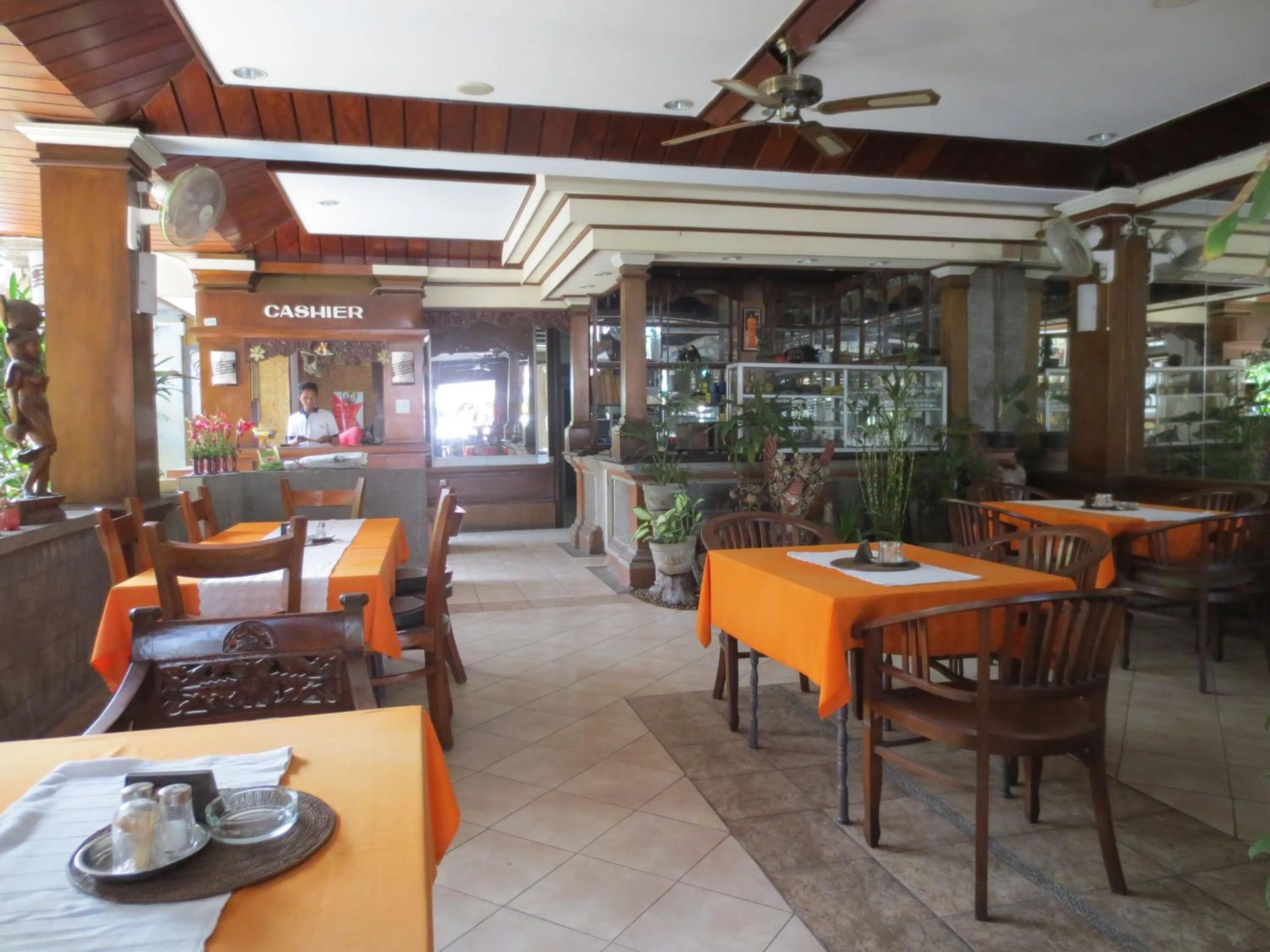 Restaurant/places to eat in Swastika Guesthouse Sanur