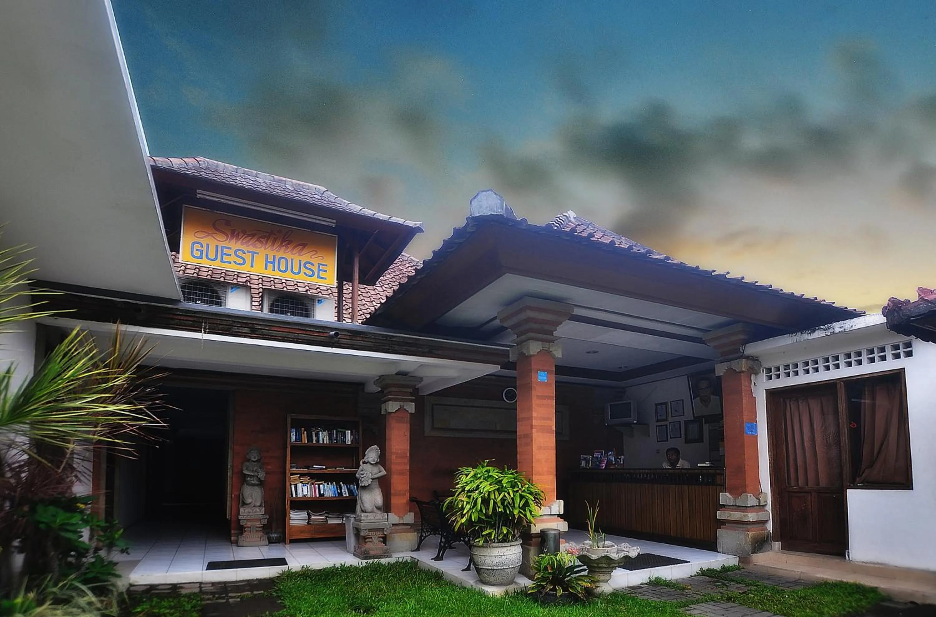 Facade/entrance in Swastika Guesthouse Sanur