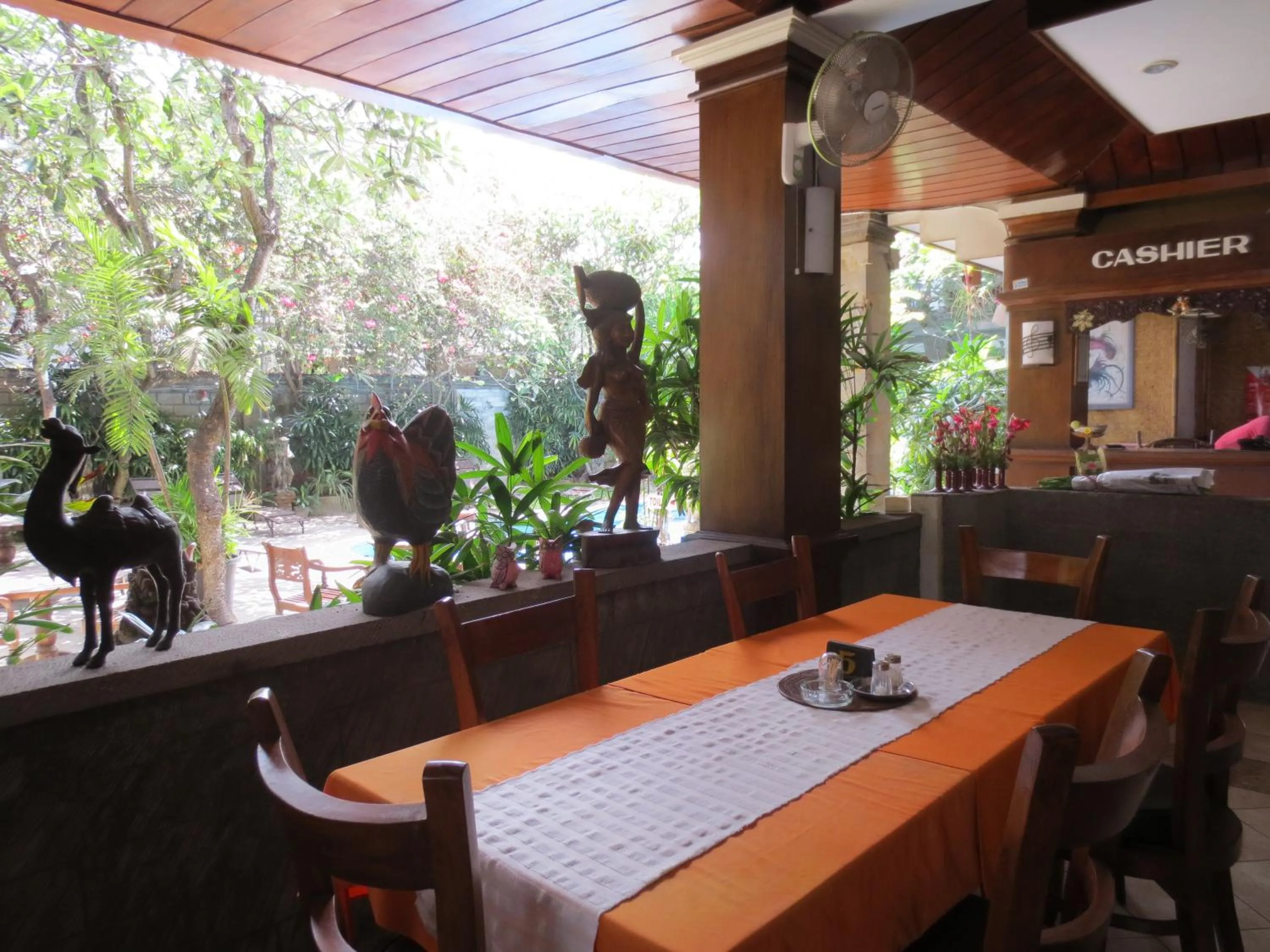 Restaurant/places to eat in Swastika Guesthouse Sanur