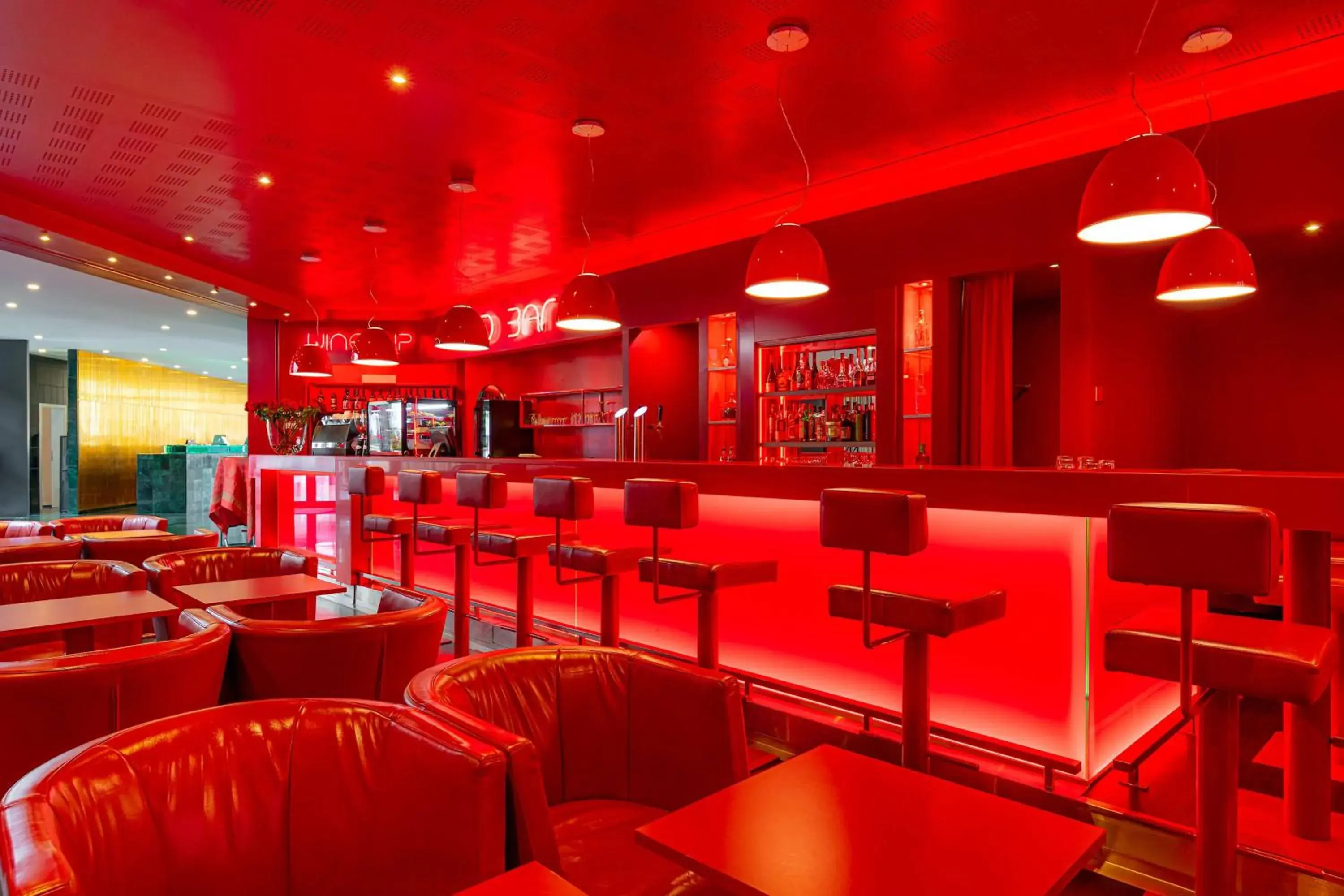 Lounge or bar in NH Prague City Lounge or bar in NH Prague City