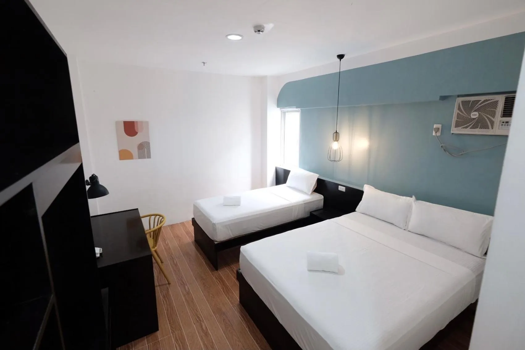 Bed in Beds & Friends Hostel Mactan with Pool and Bar