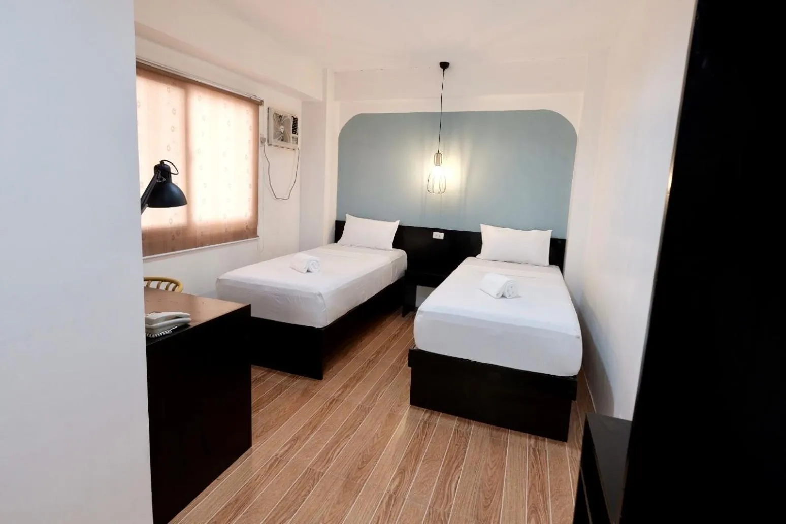 Bed in Beds & Friends Hostel Mactan with Pool and Bar