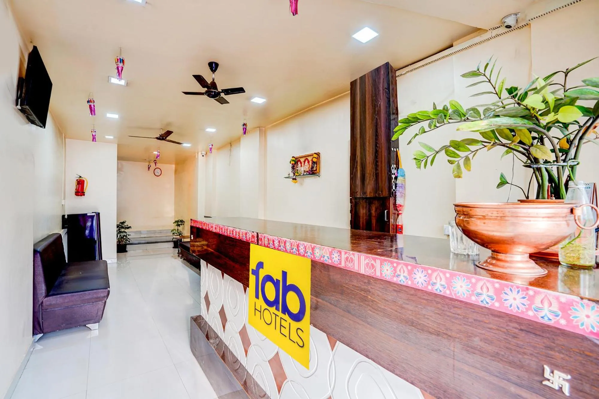 Lobby or reception in FabHotel Chetan Executive
