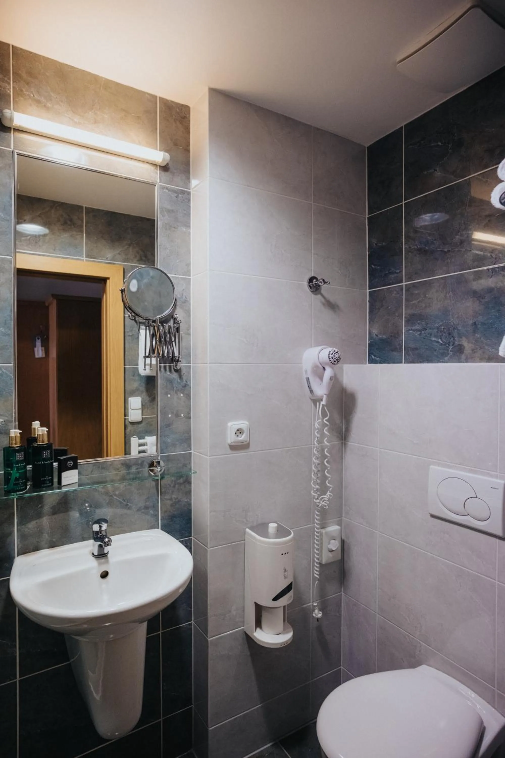 Toilet in OREA Hotel Arigone Olomouc