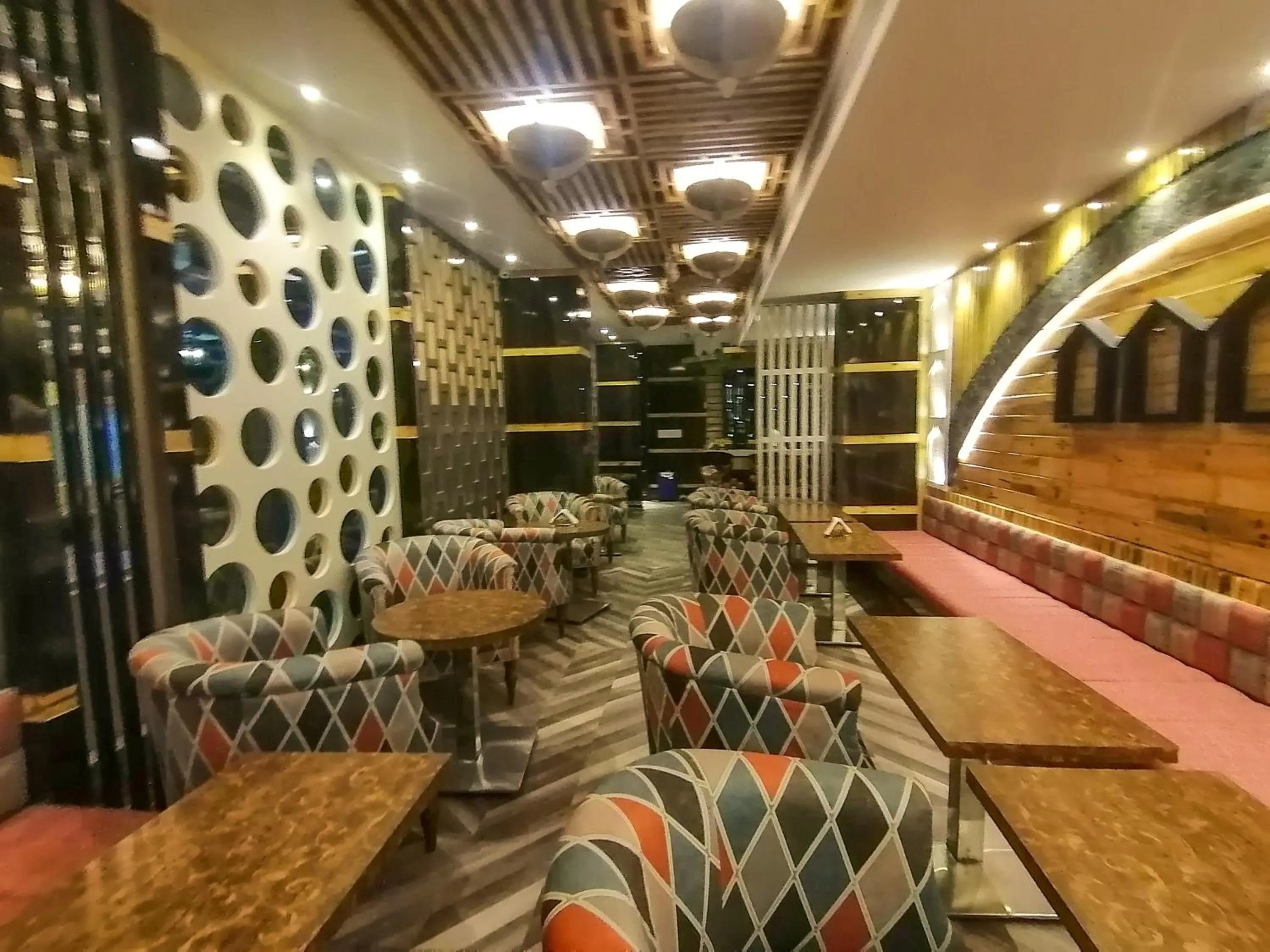Lounge or bar in Ghar 365 Residency