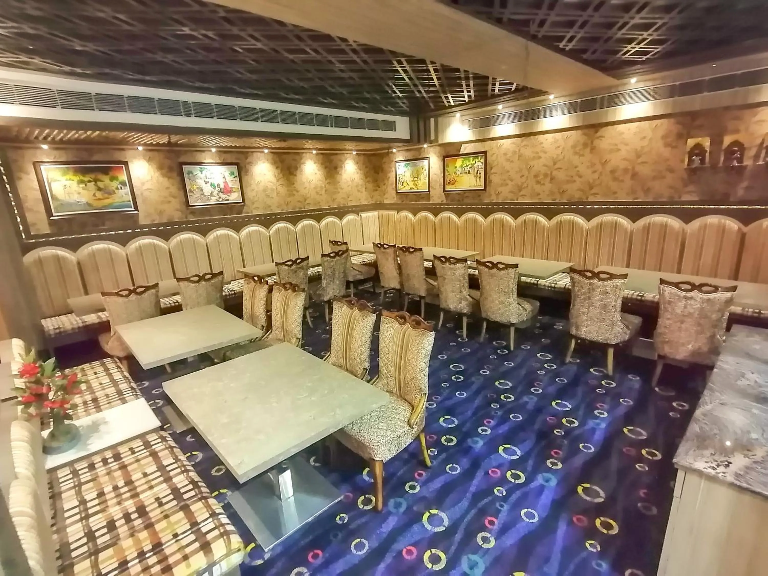 Restaurant/places to eat in Ghar 365 Residency