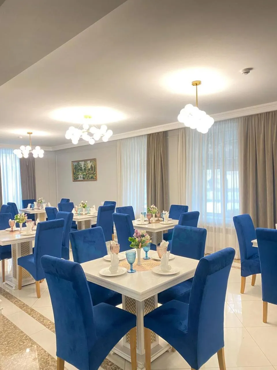 Restaurant/places to eat in South Hotel Tashkent