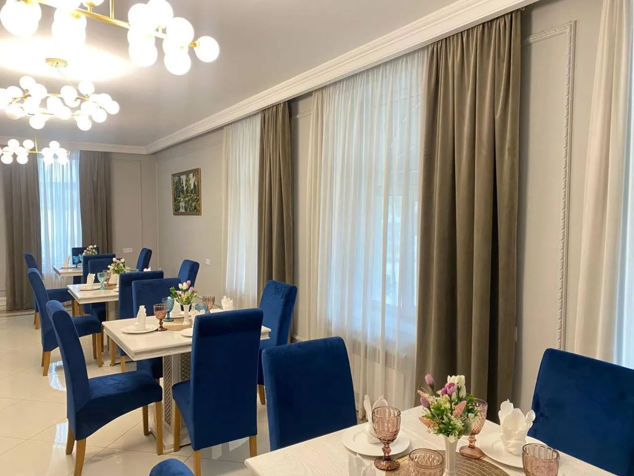 Restaurant/places to eat in South Hotel Tashkent