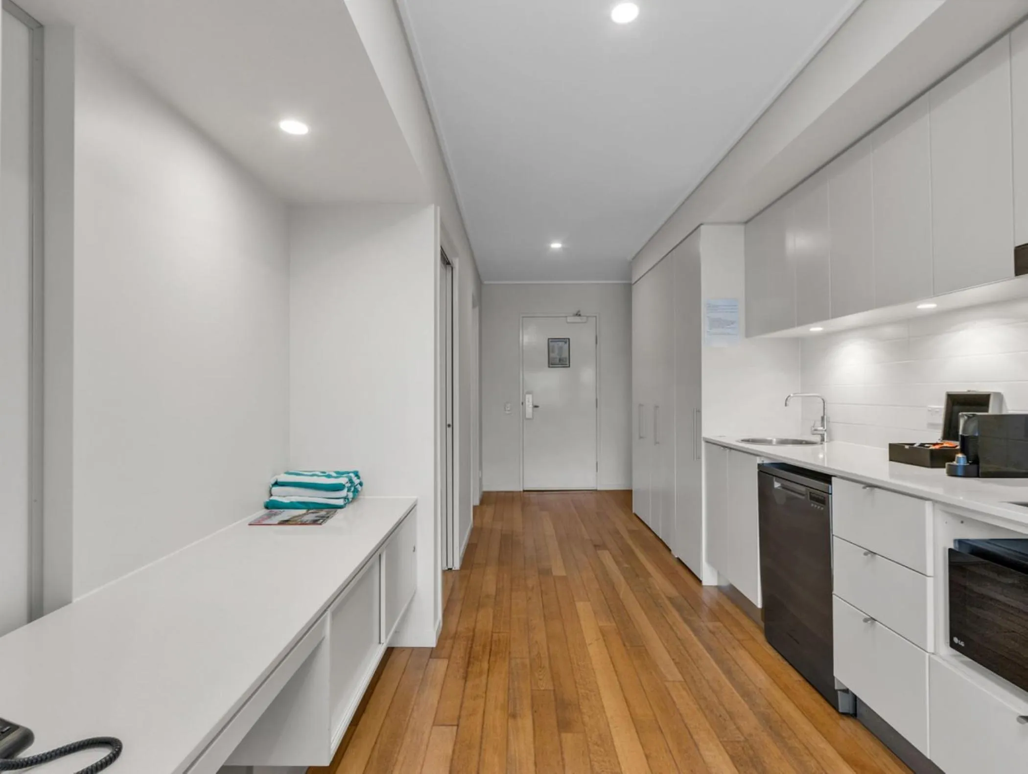 Kitchen or kitchenette in The Sand Resort Kingscliff - Holiday Management Co.