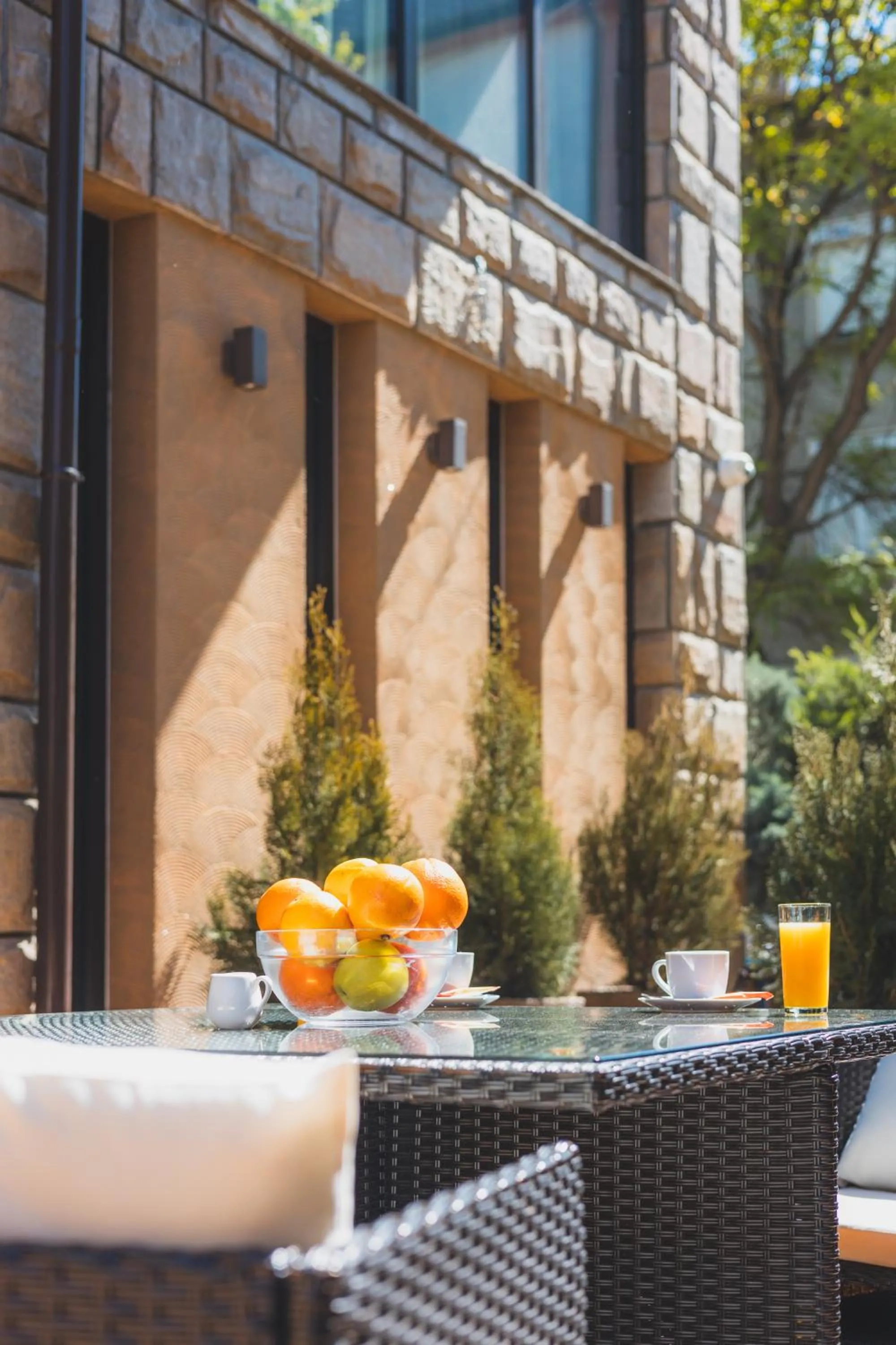 Breakfast in HIDDEN BANK: Golden