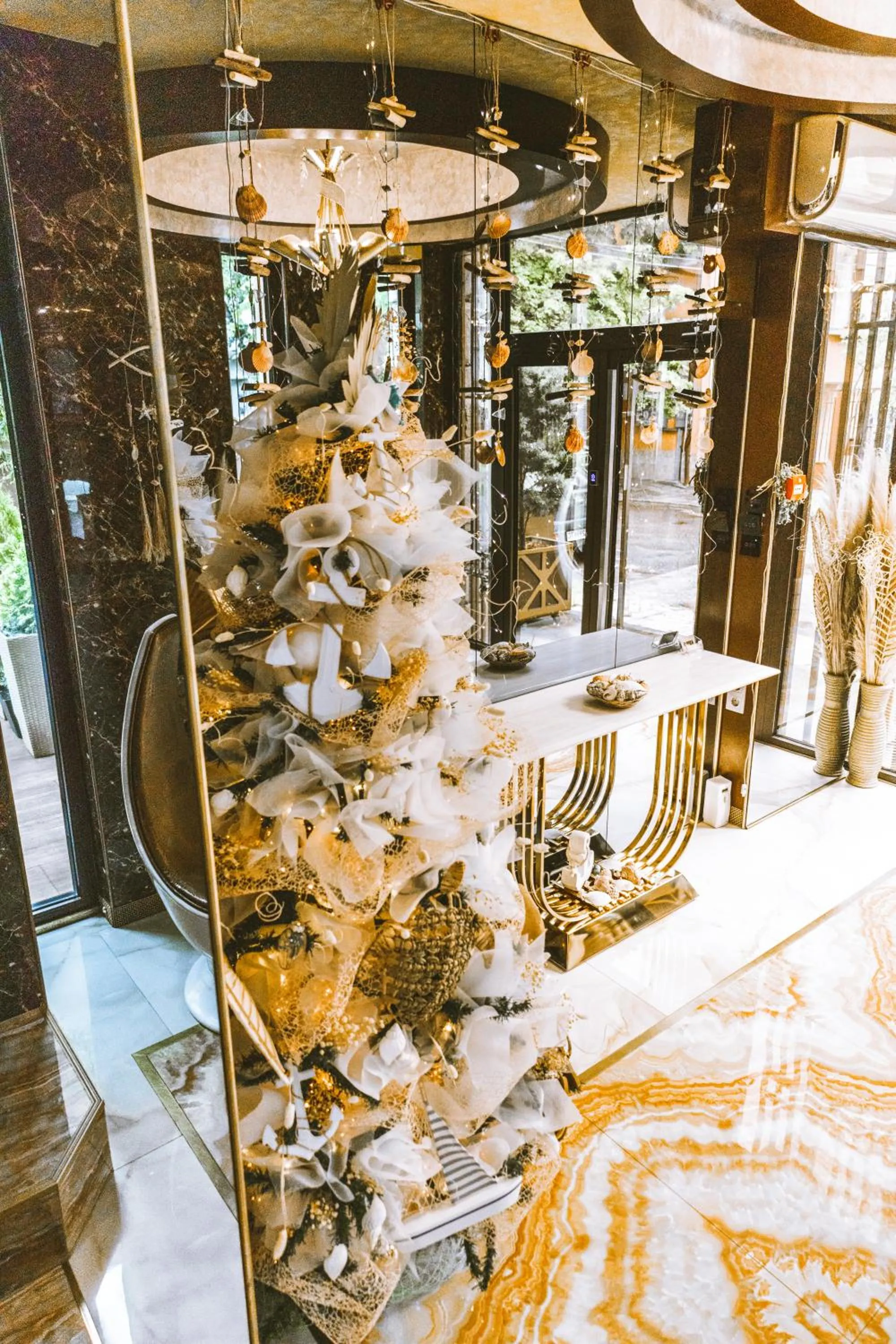 Decorative detail in HIDDEN BANK: Golden