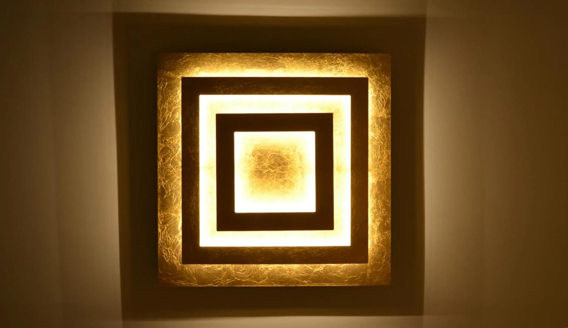 Logo/Certificate/Sign in HIDDEN BANK: Golden