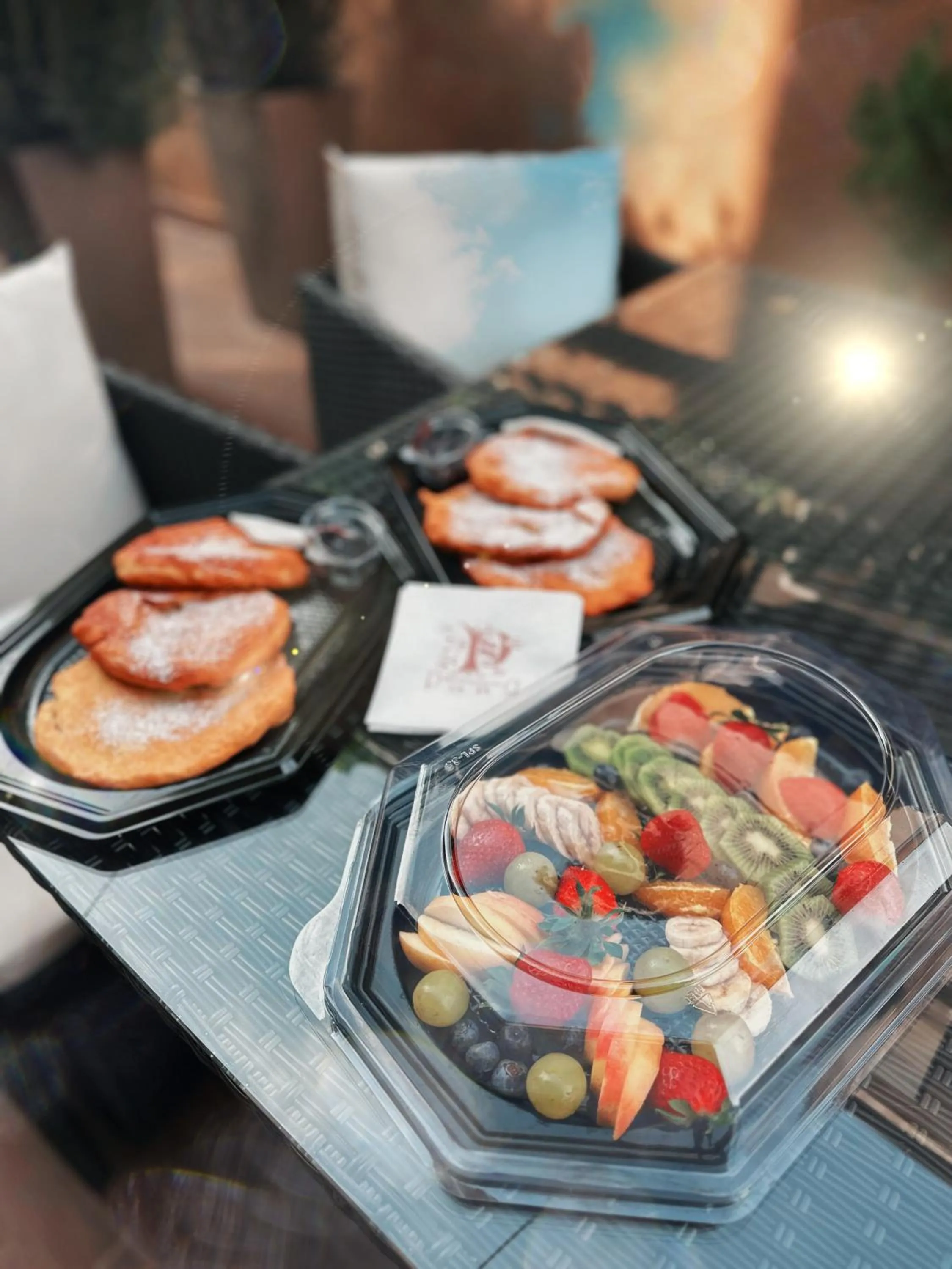 Breakfast in HIDDEN BANK: Golden