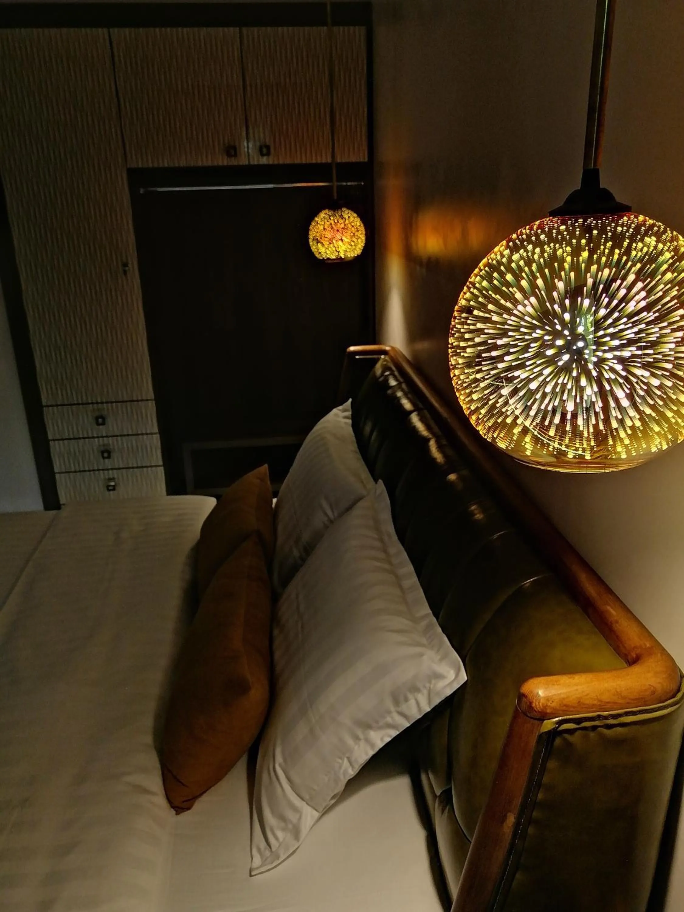 Seating area, Bed in HIDDEN BANK: Golden