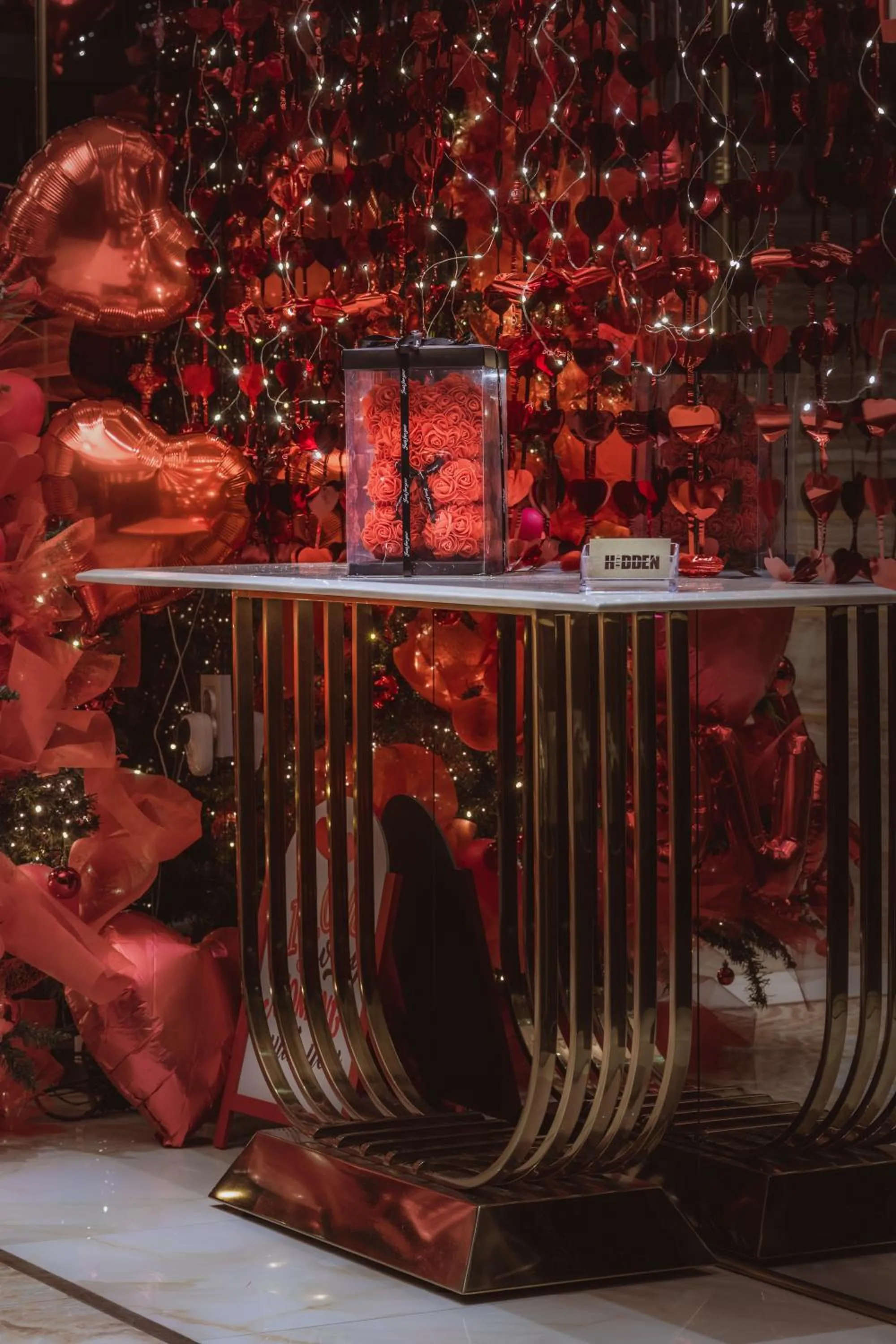 Lobby or reception in HIDDEN BANK: Golden