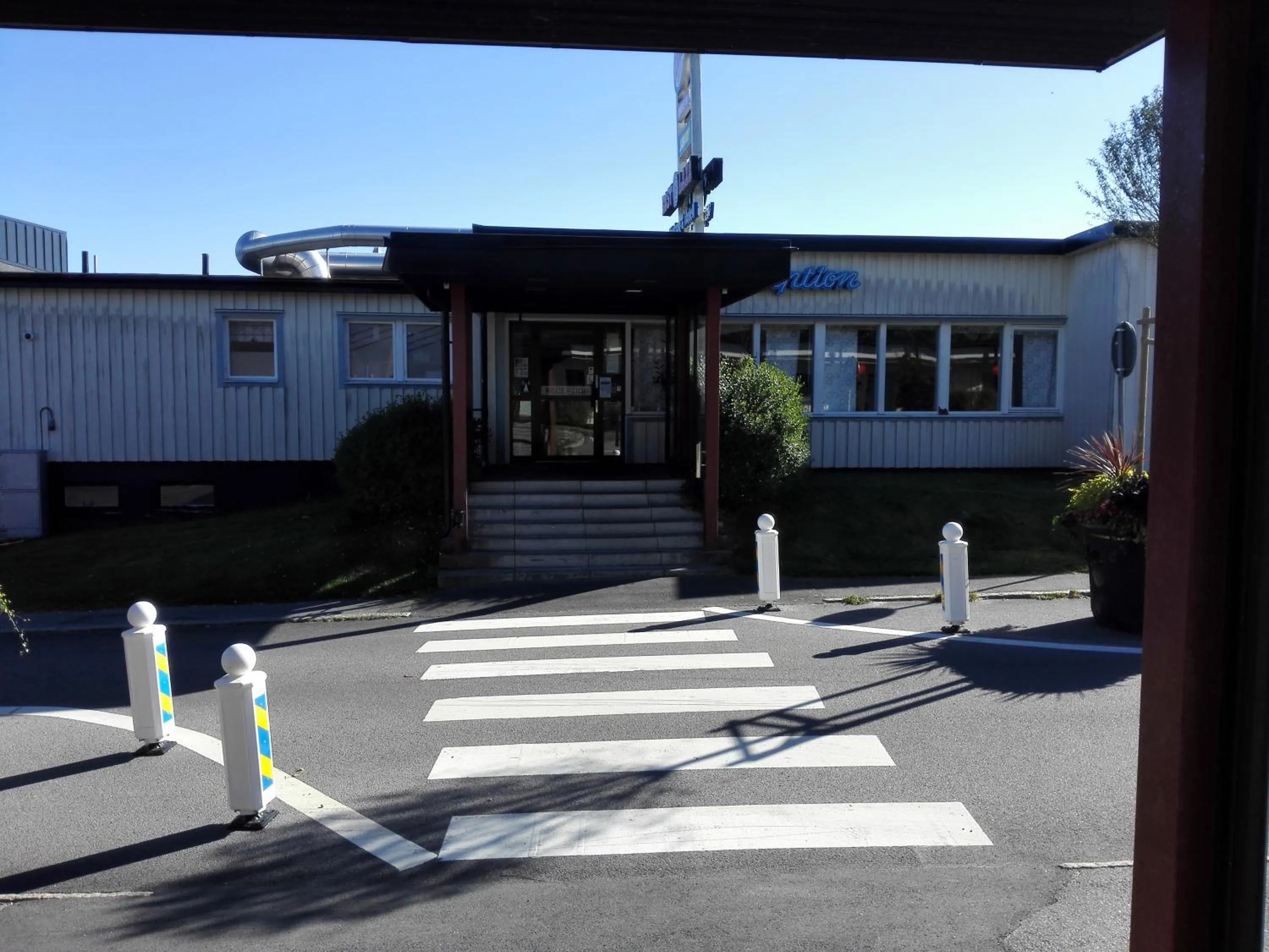 Facade/entrance in RastPunkt Laxå