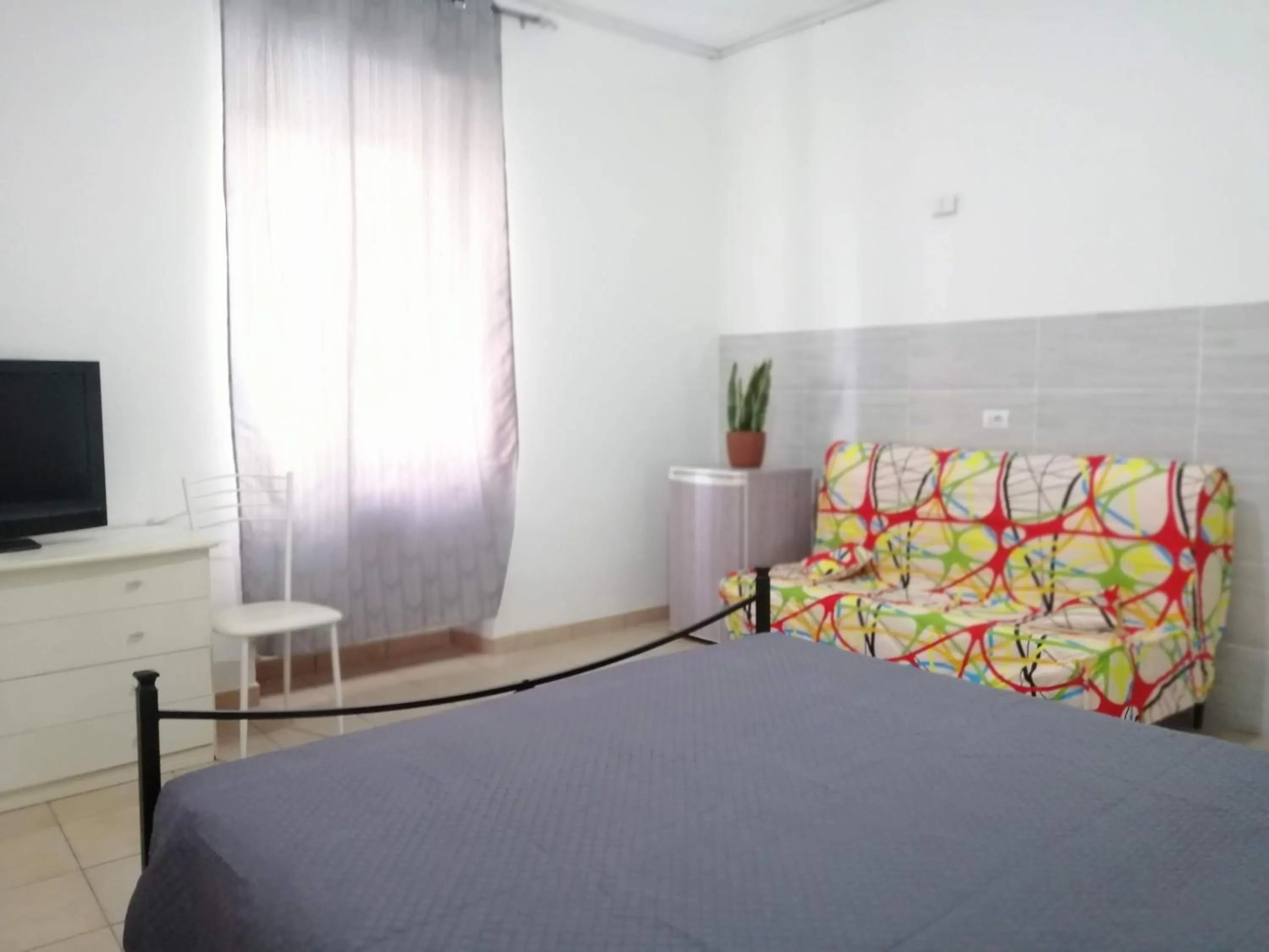 Photo of the whole room, Bed in Room&Relax