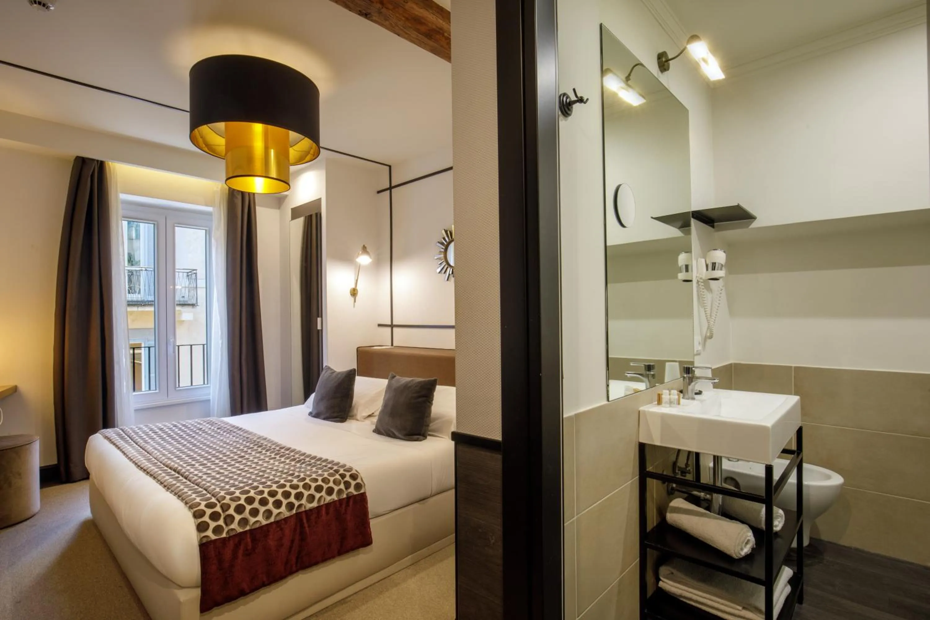 Photo of the whole room, Bed in Relais Luxury Corso