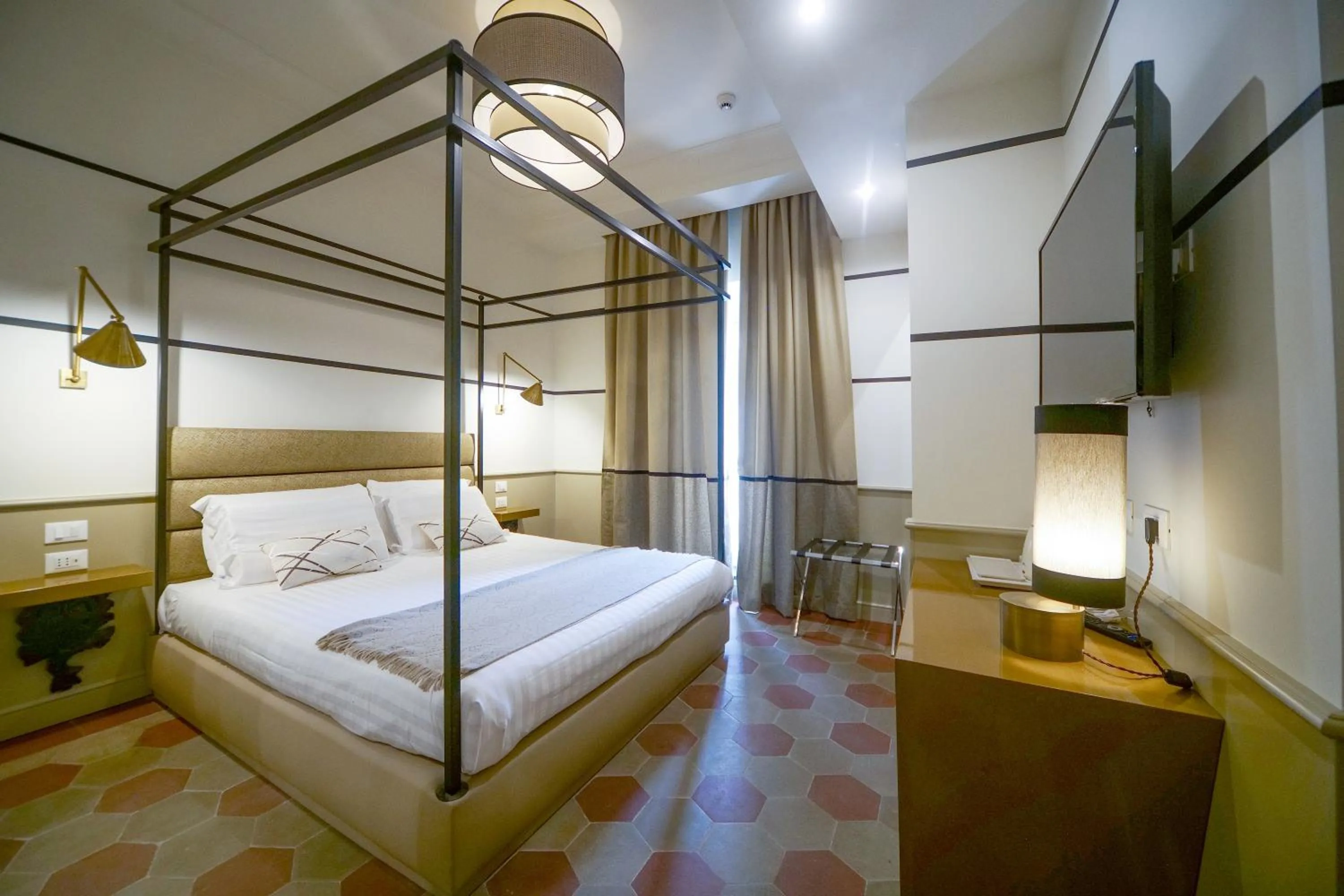 Balcony/Terrace, Bed in Relais Luxury Corso