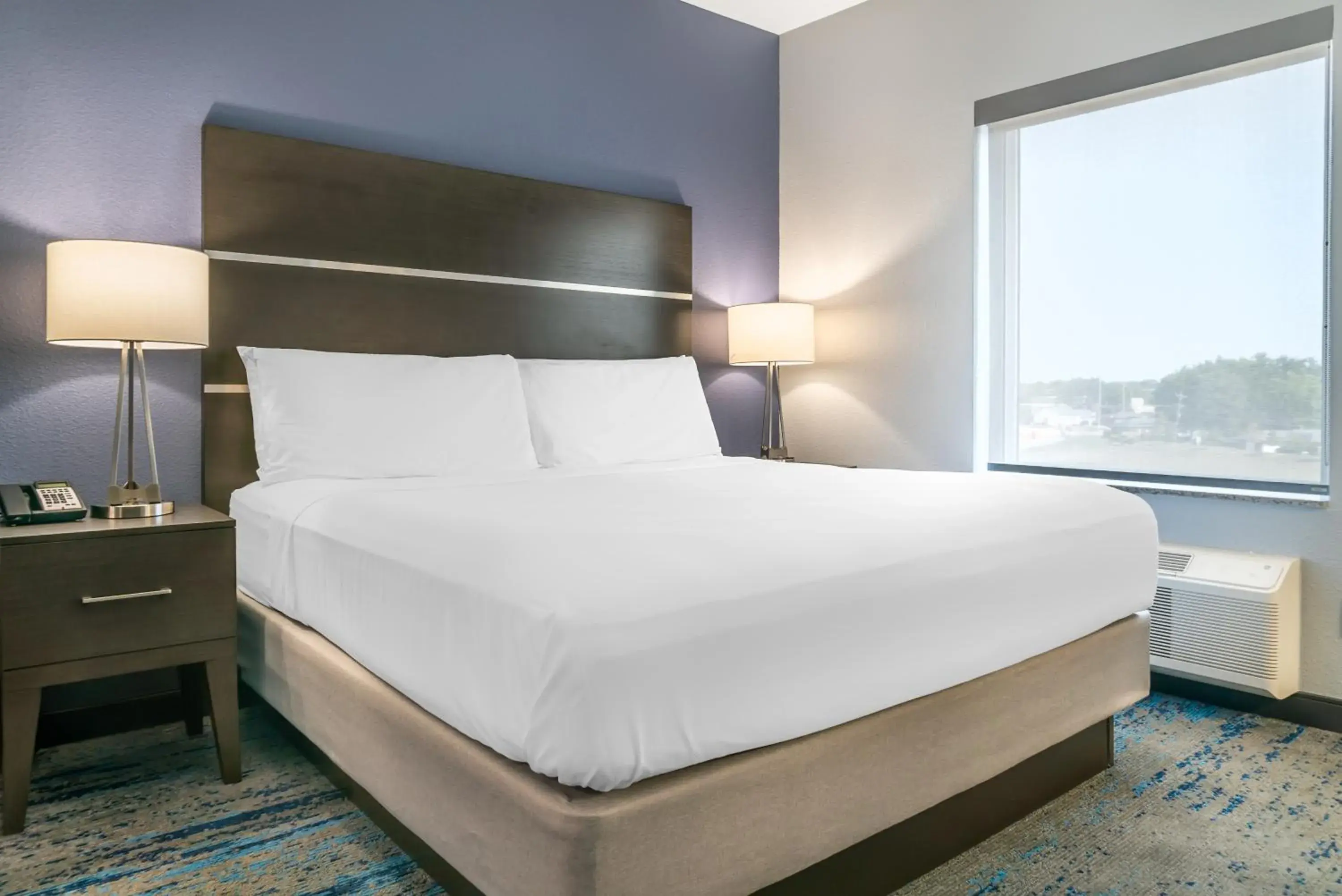 Bed in Comfort Inn & Suites Adrian Bed in Comfort Inn & Suites Adrian