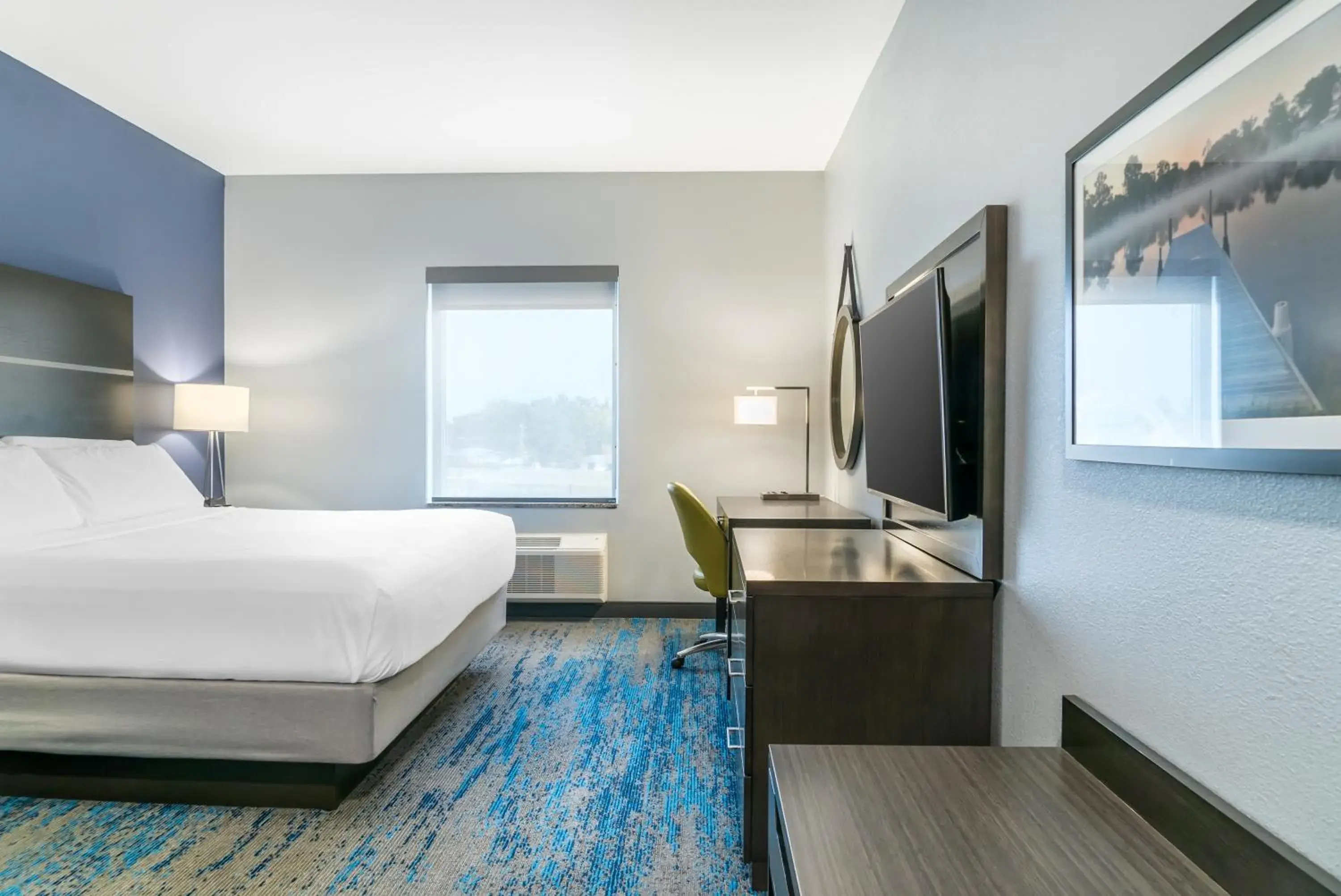 Bed in Comfort Inn & Suites Adrian Bed in Comfort Inn & Suites Adrian