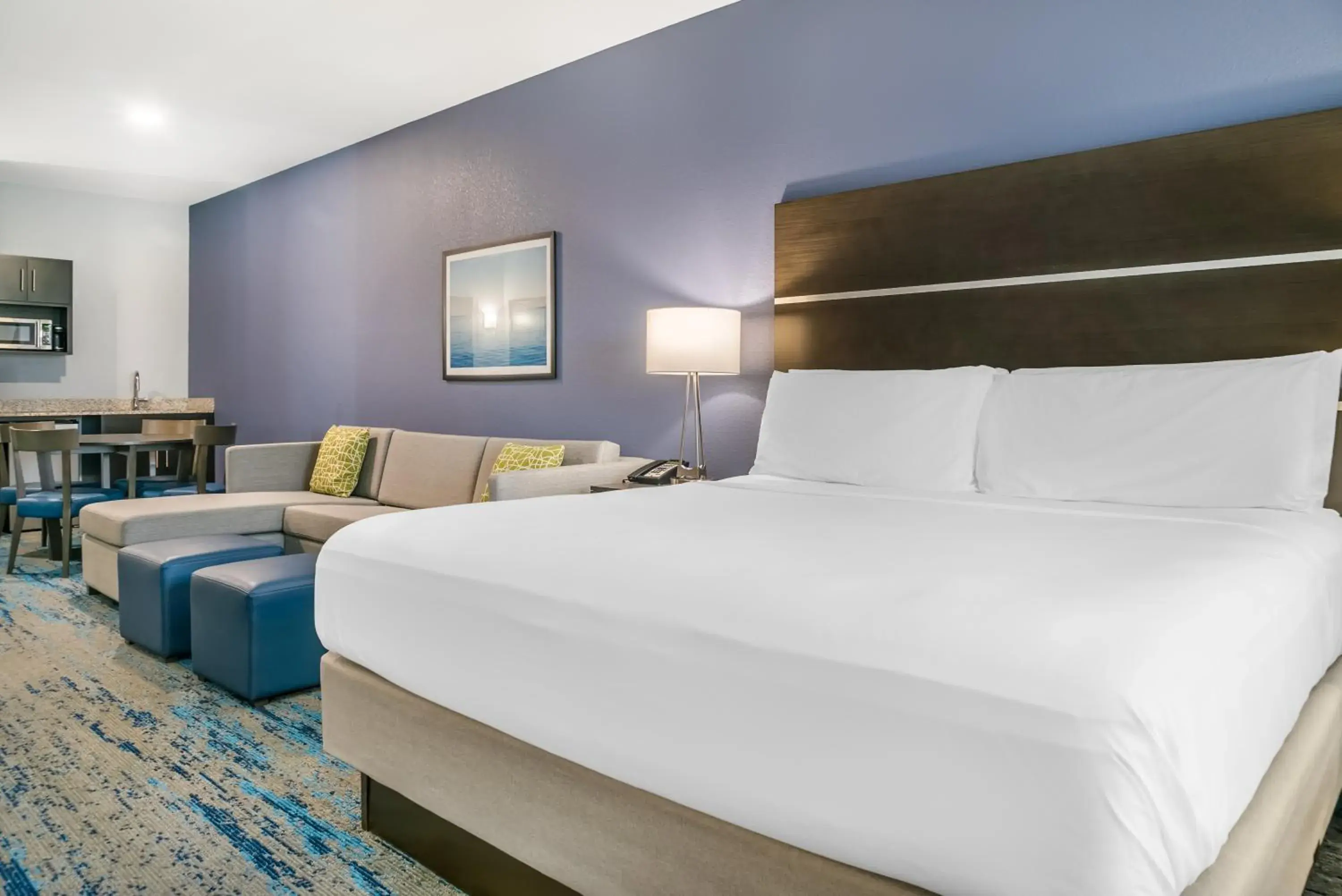 Bed in Comfort Inn & Suites Adrian Bed in Comfort Inn & Suites Adrian