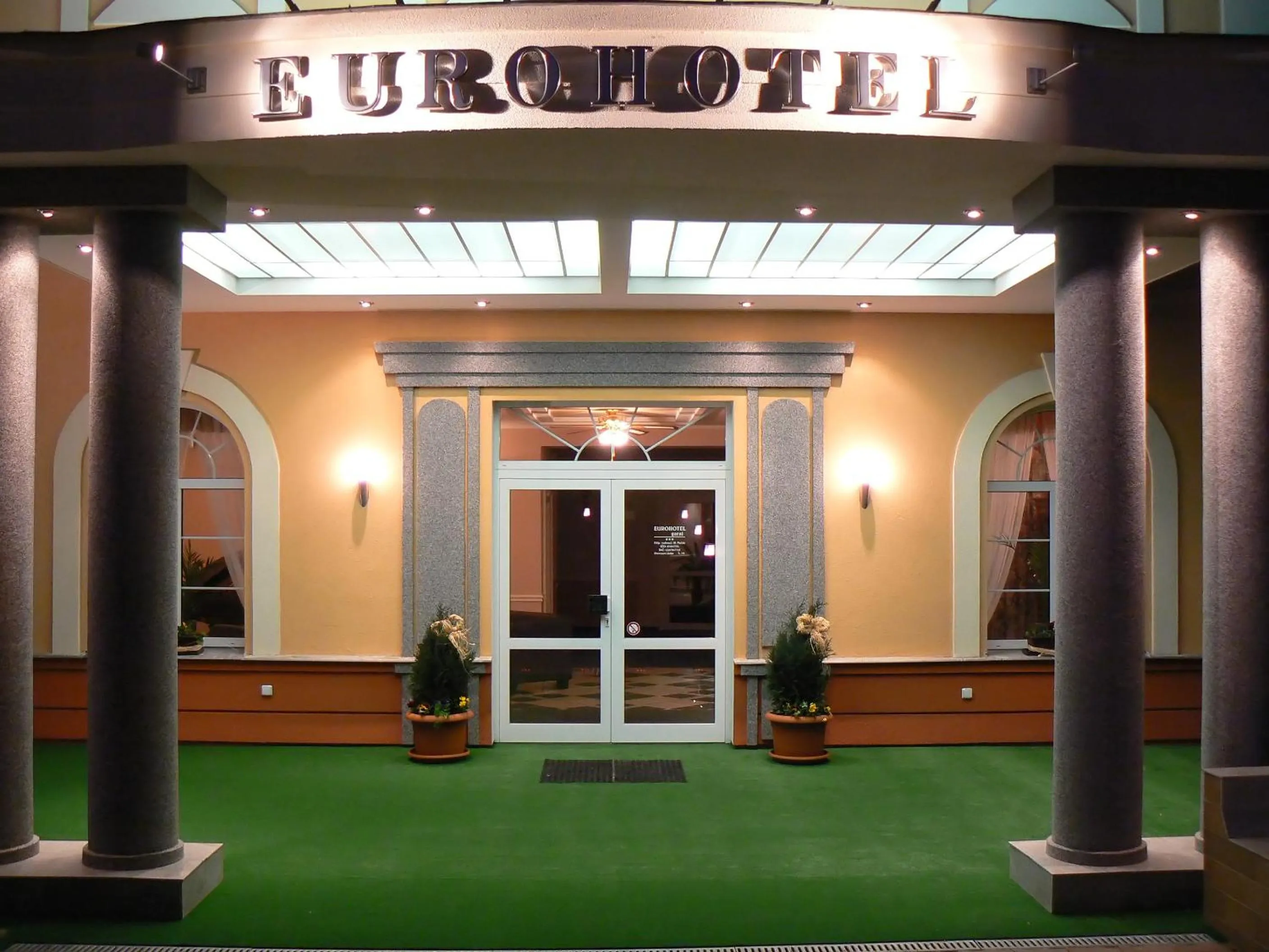 Facade/entrance in Eurohotel