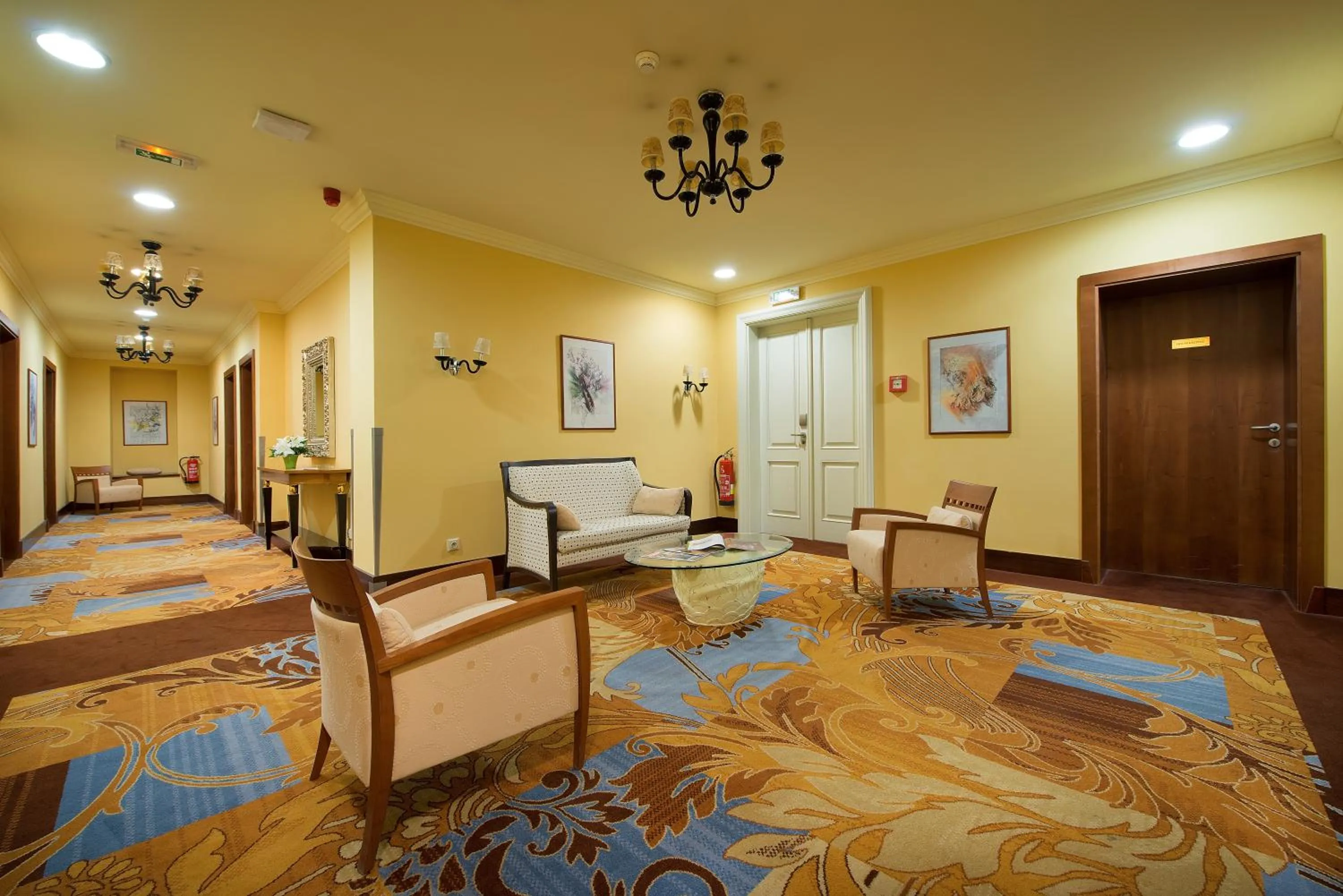 Seating area, Bed in Grandhotel Zvon