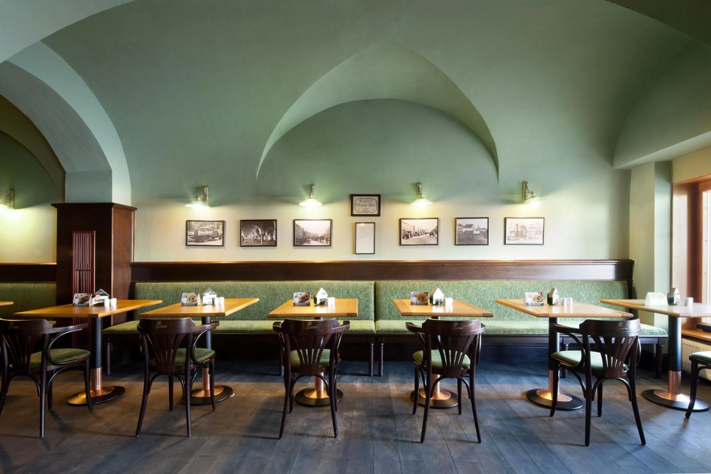 Restaurant/places to eat in Grandhotel Zvon