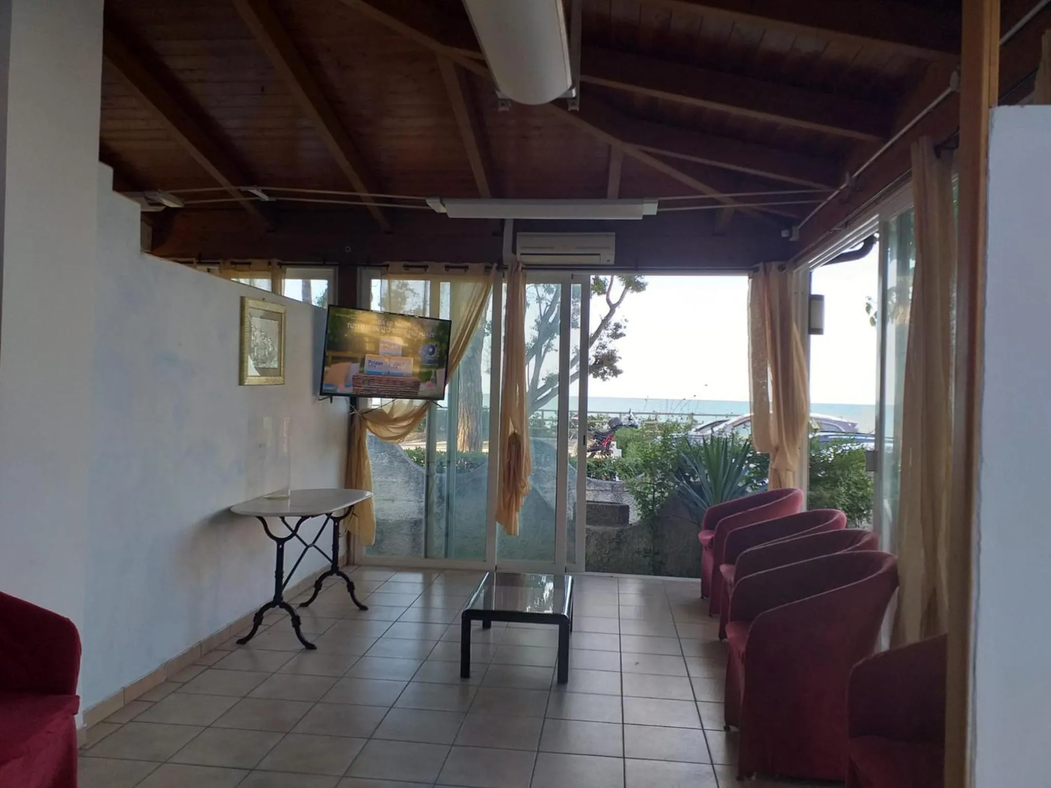 Quadruple room in Pineto - sea view