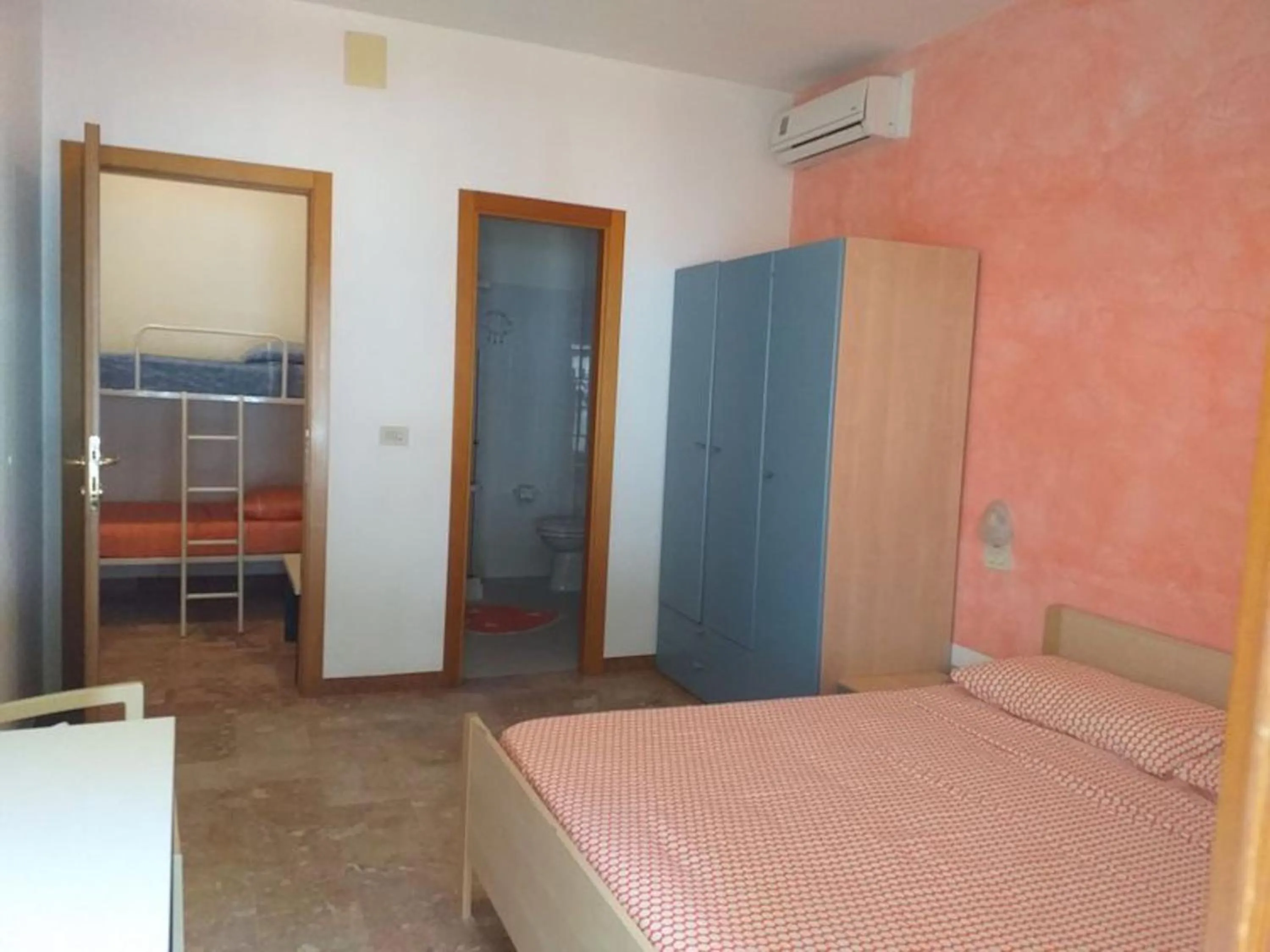 Bedroom, Bed in Spacious double room beside the sea