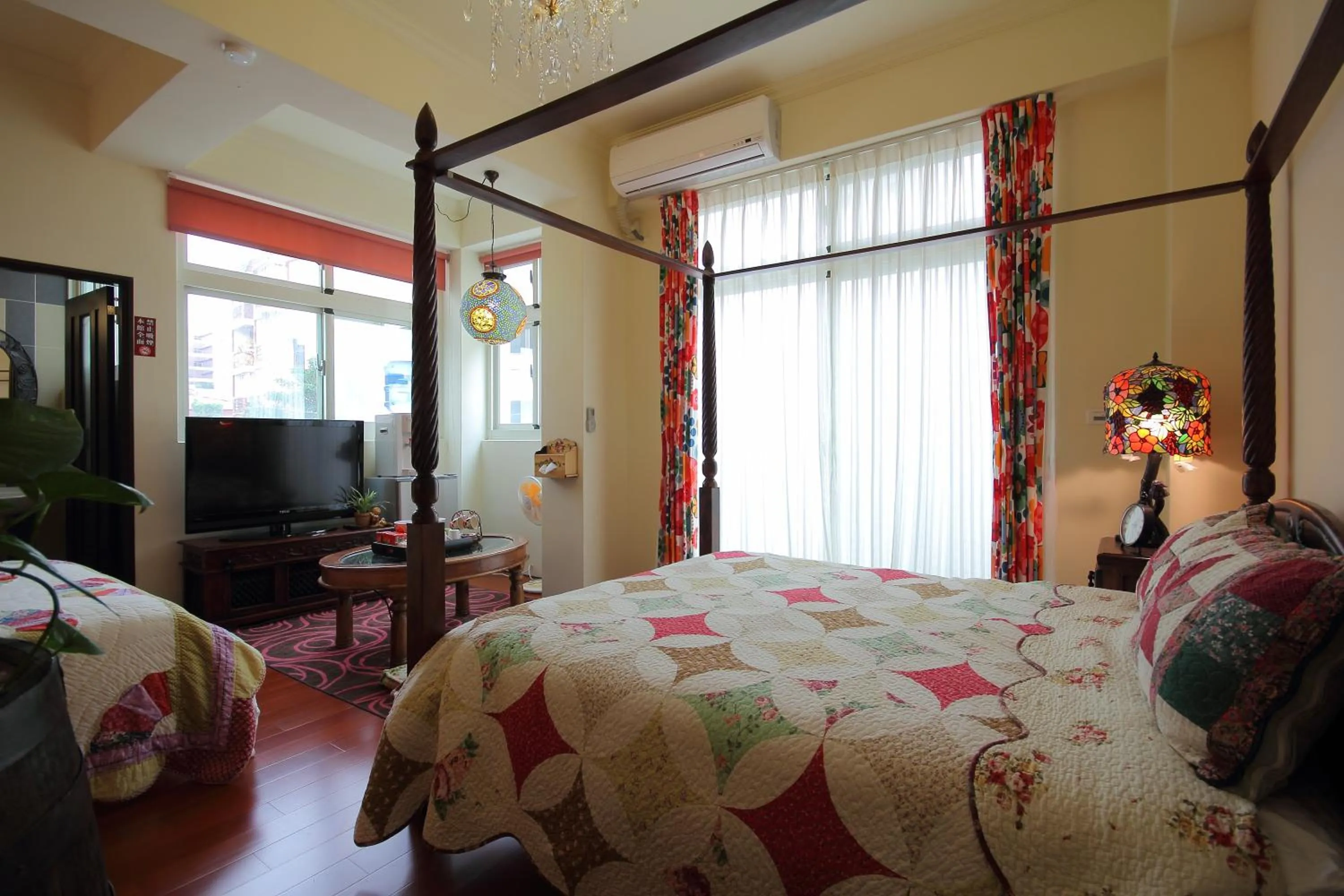 Seating area in Hualien Paris Home B&B