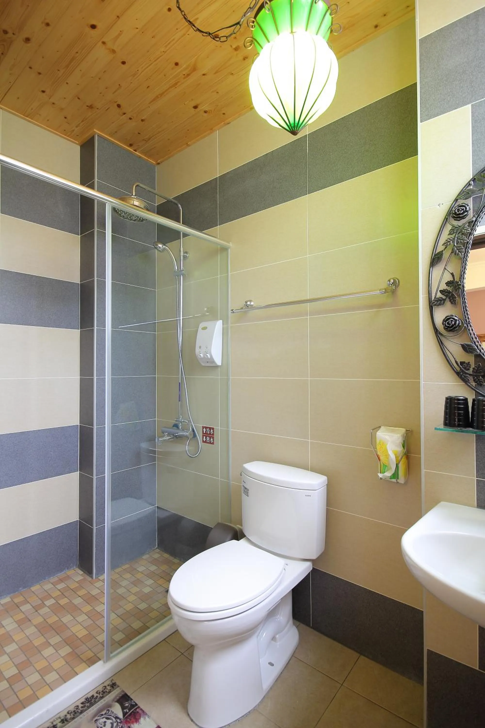 Shower in Hualien Paris Home B&B