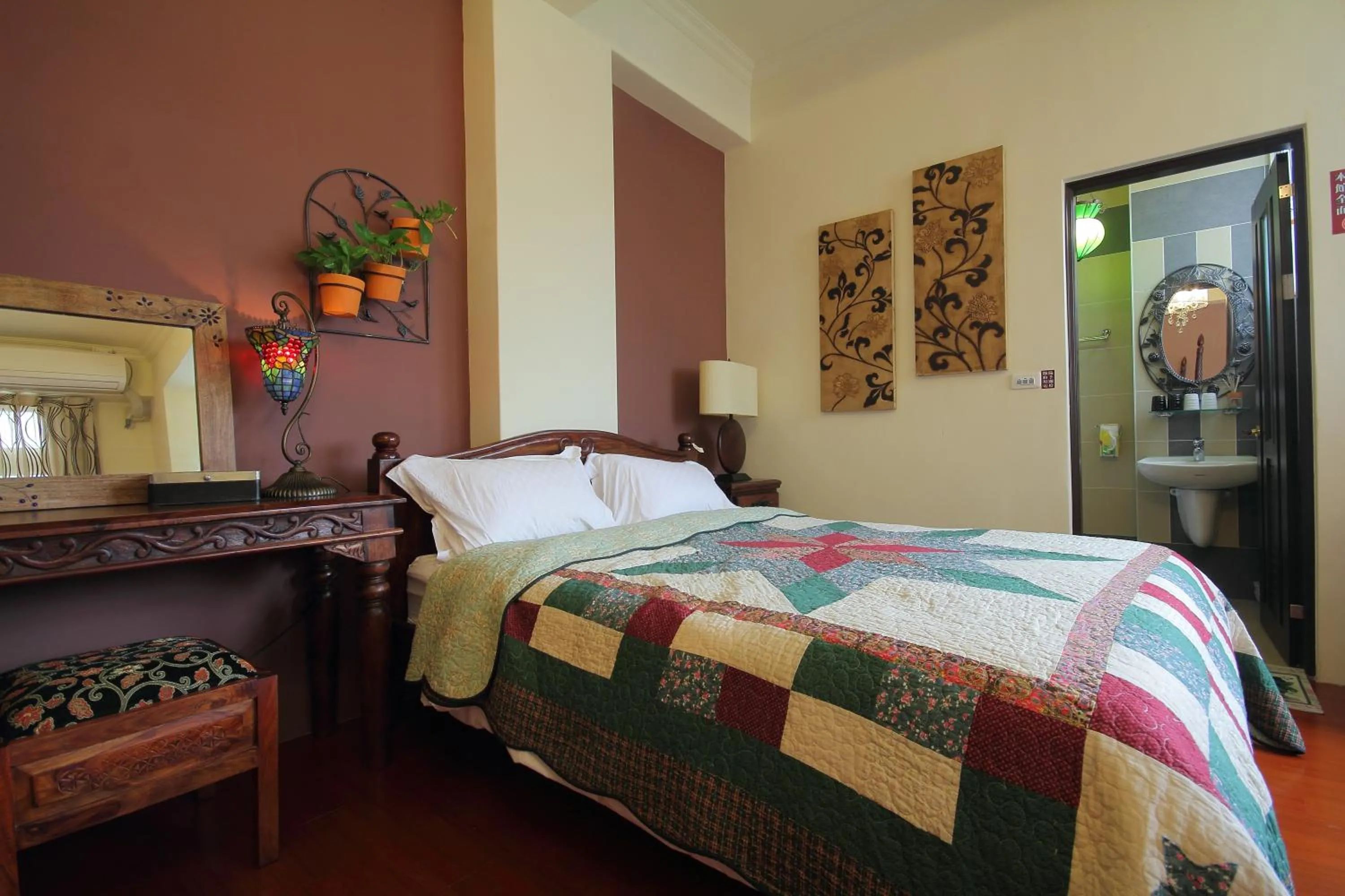 Bed in Hualien Paris Home B&B