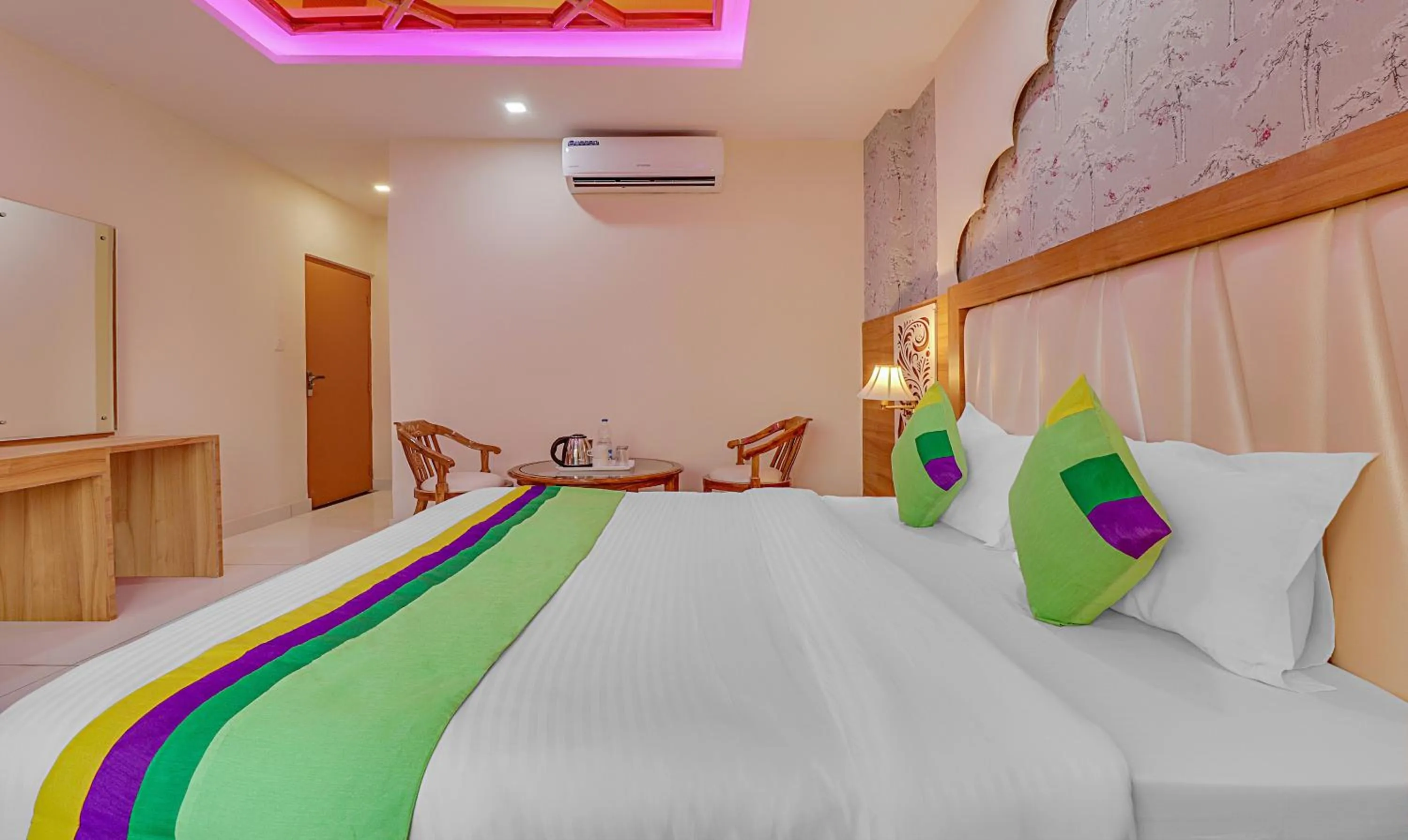 Bedroom, Bed in Treebo Tropical Roots, Bhupatwala Haridwar