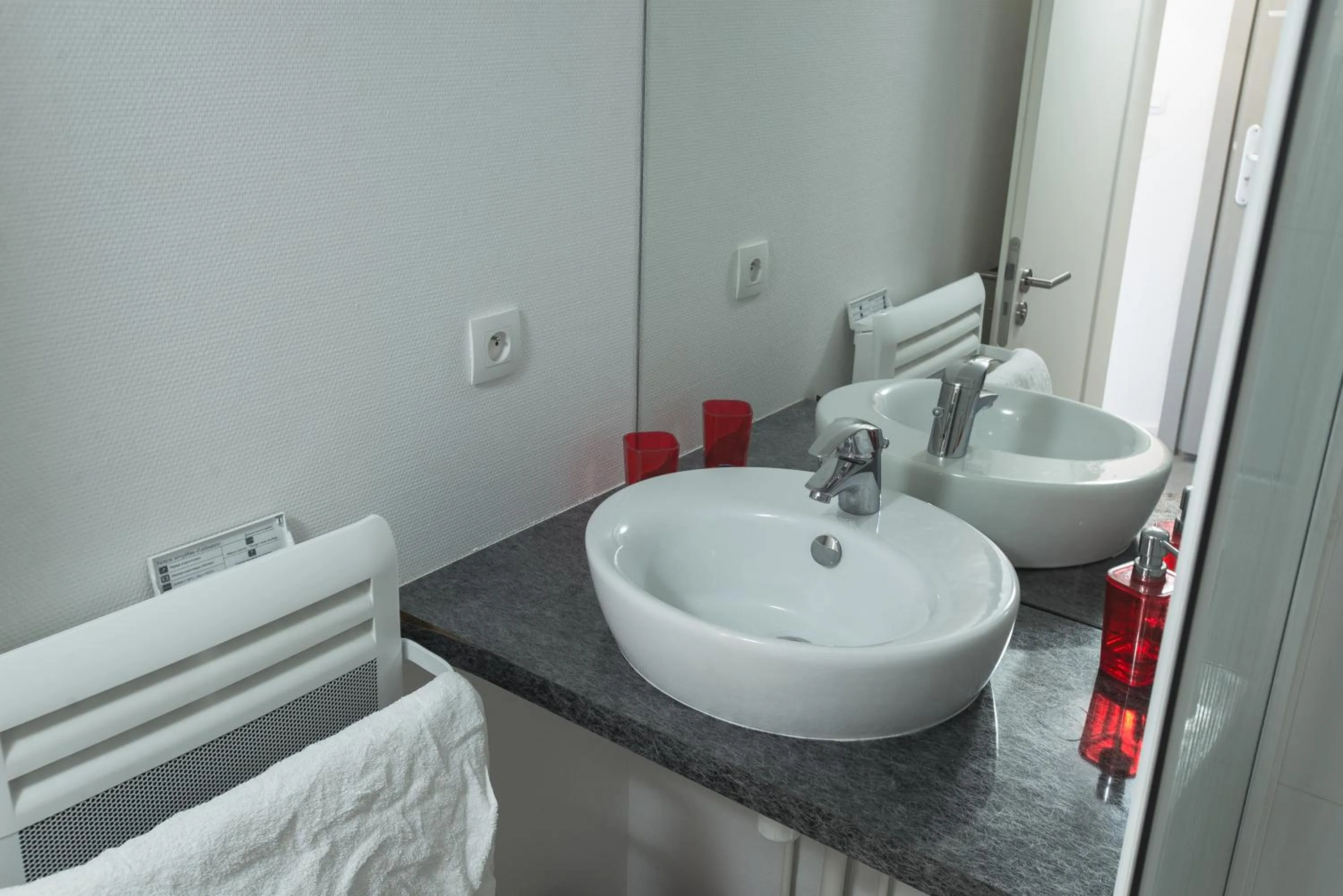 Bathroom in Appartements Orfèvres Cathédrale