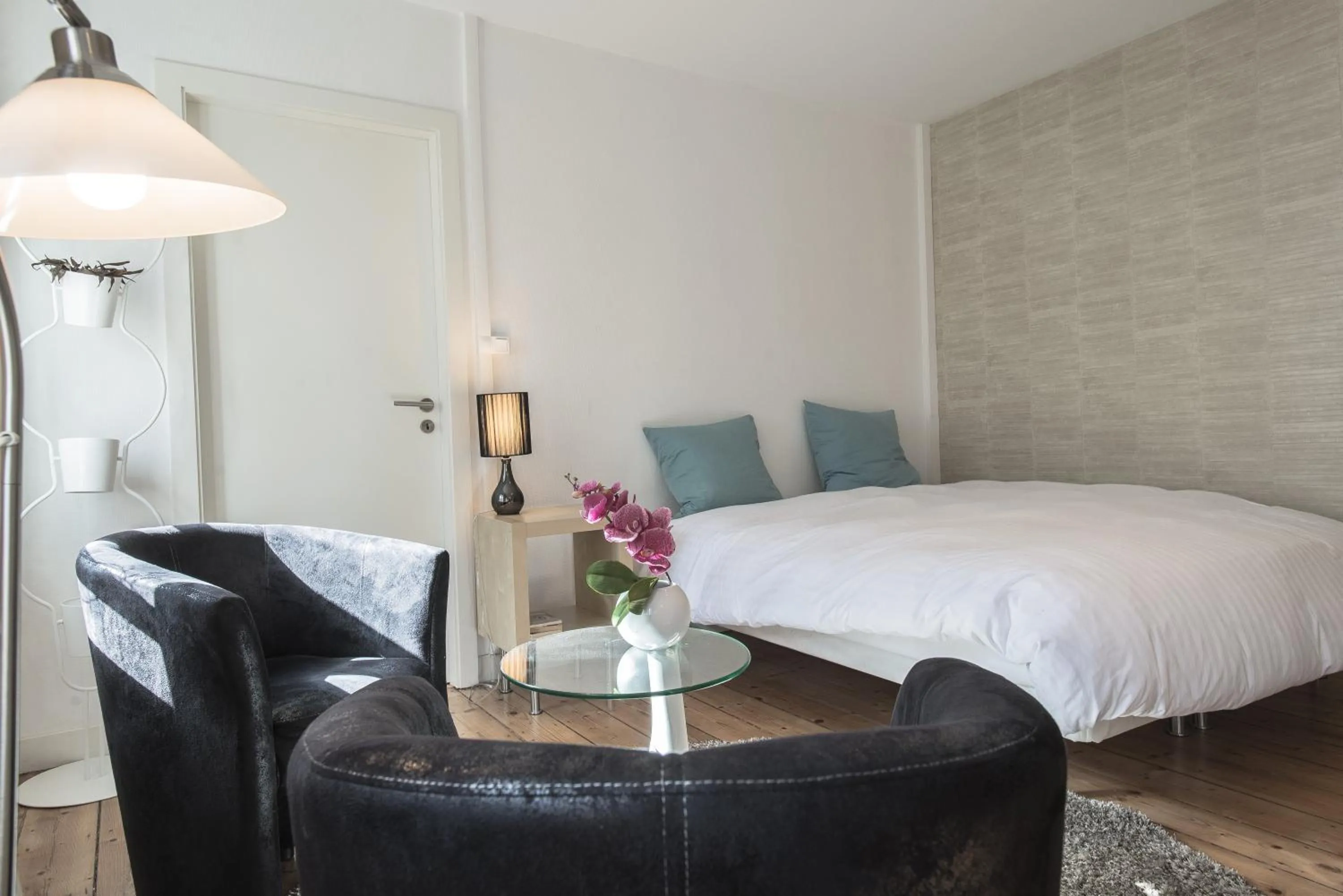 Photo of the whole room, Bed in Appartements Orfèvres Cathédrale