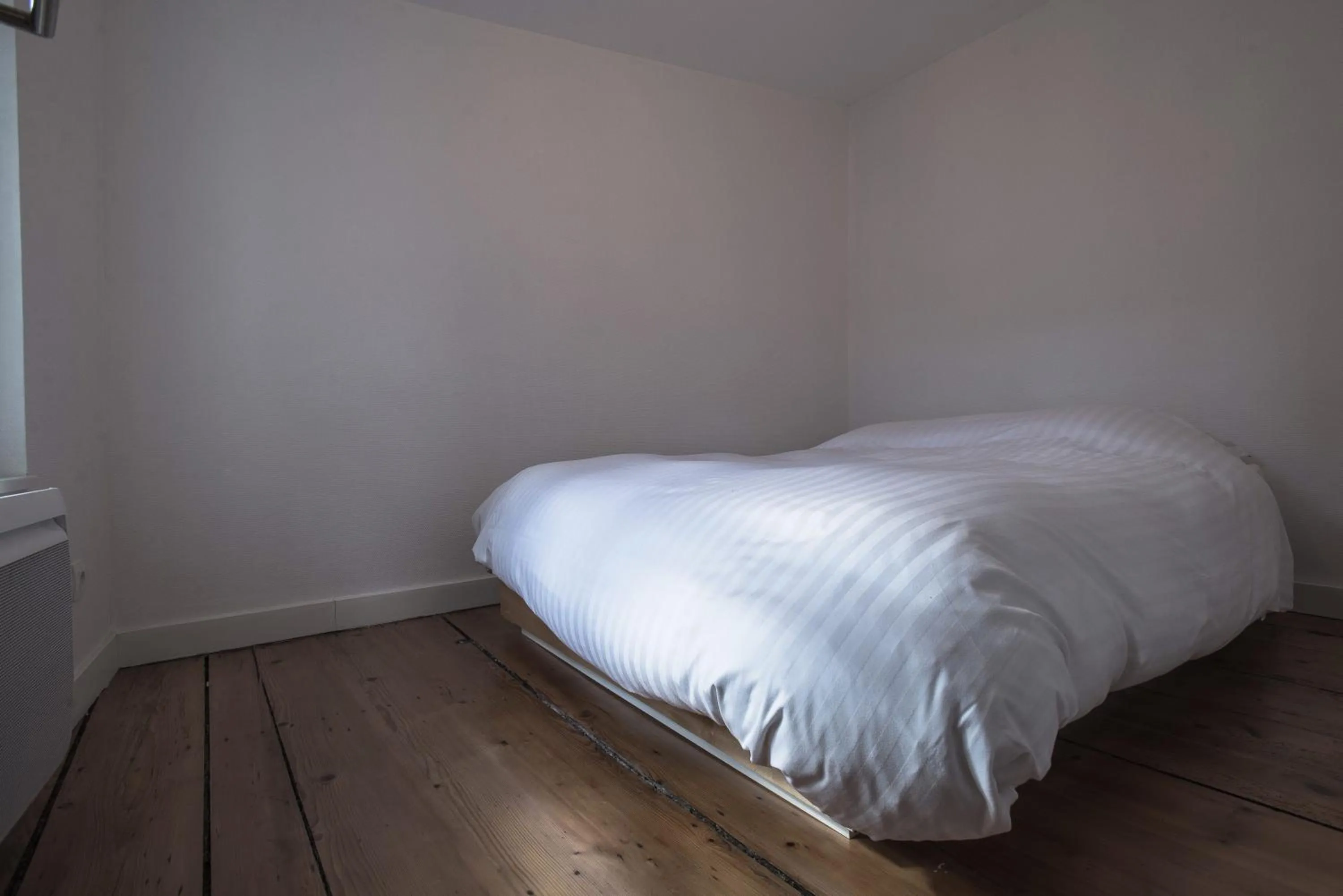 Photo of the whole room, Bed in Appartements Orfèvres Cathédrale