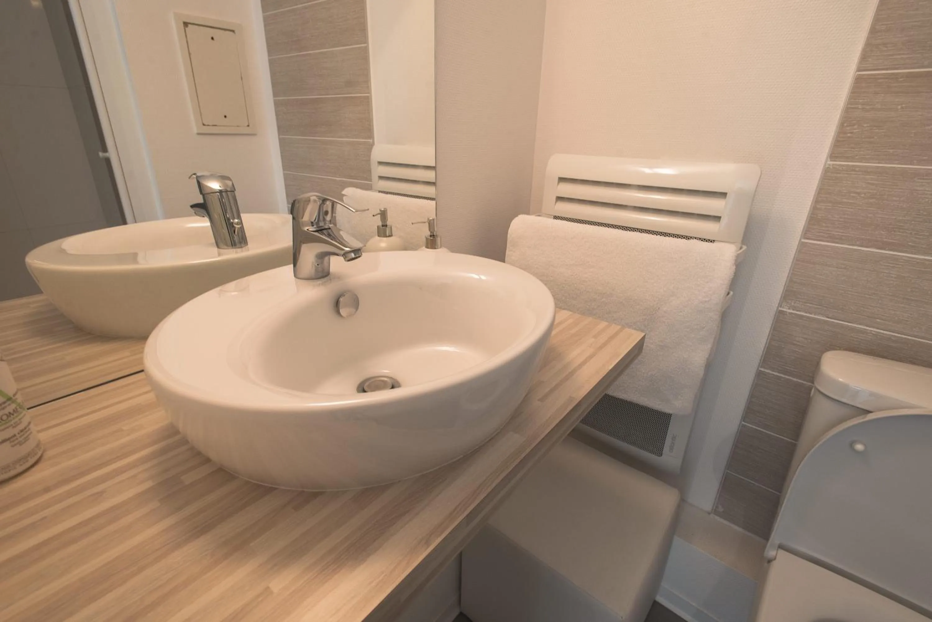 Bathroom in Appartements Orfèvres Cathédrale