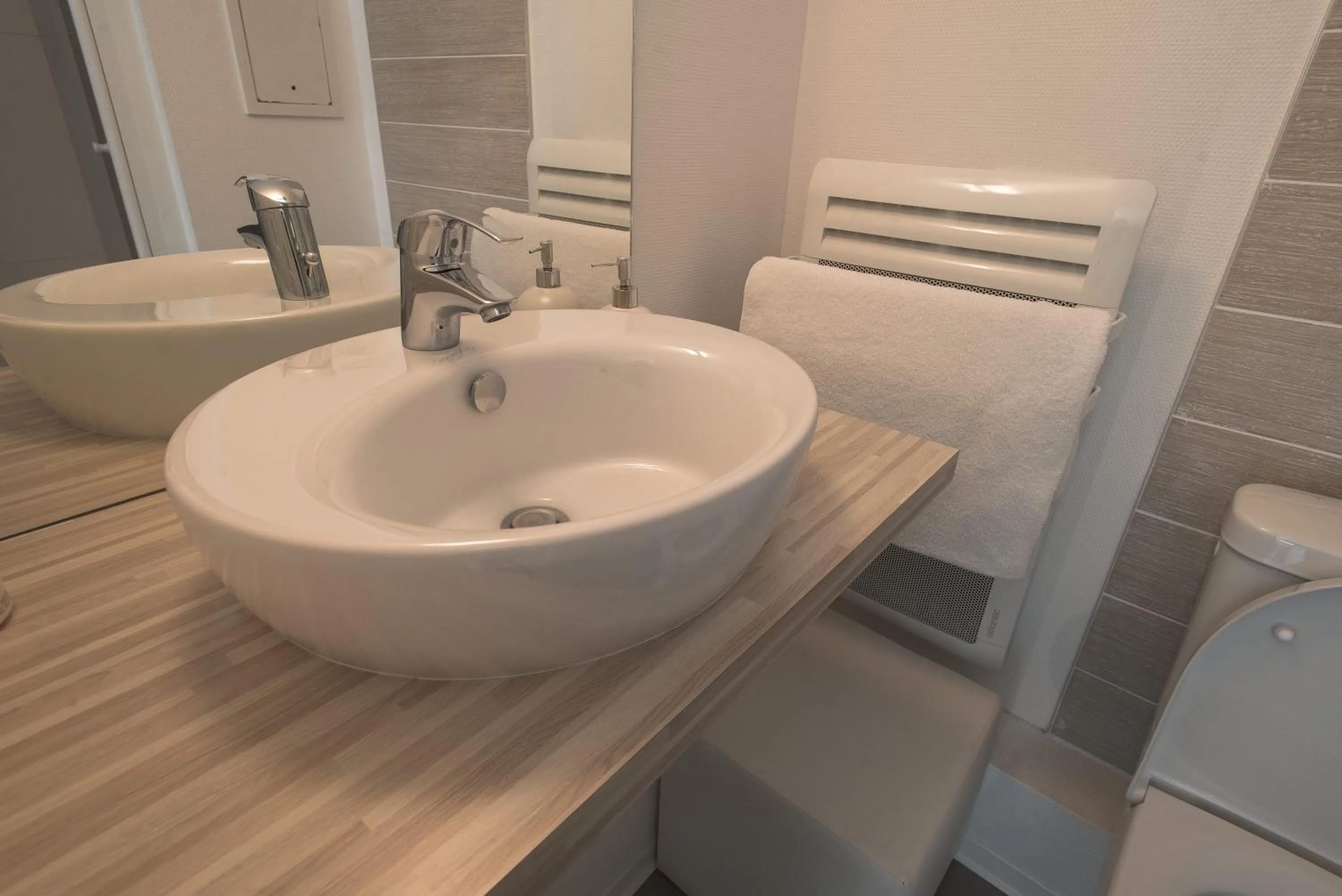 Bathroom in Appartements Orfèvres Cathédrale