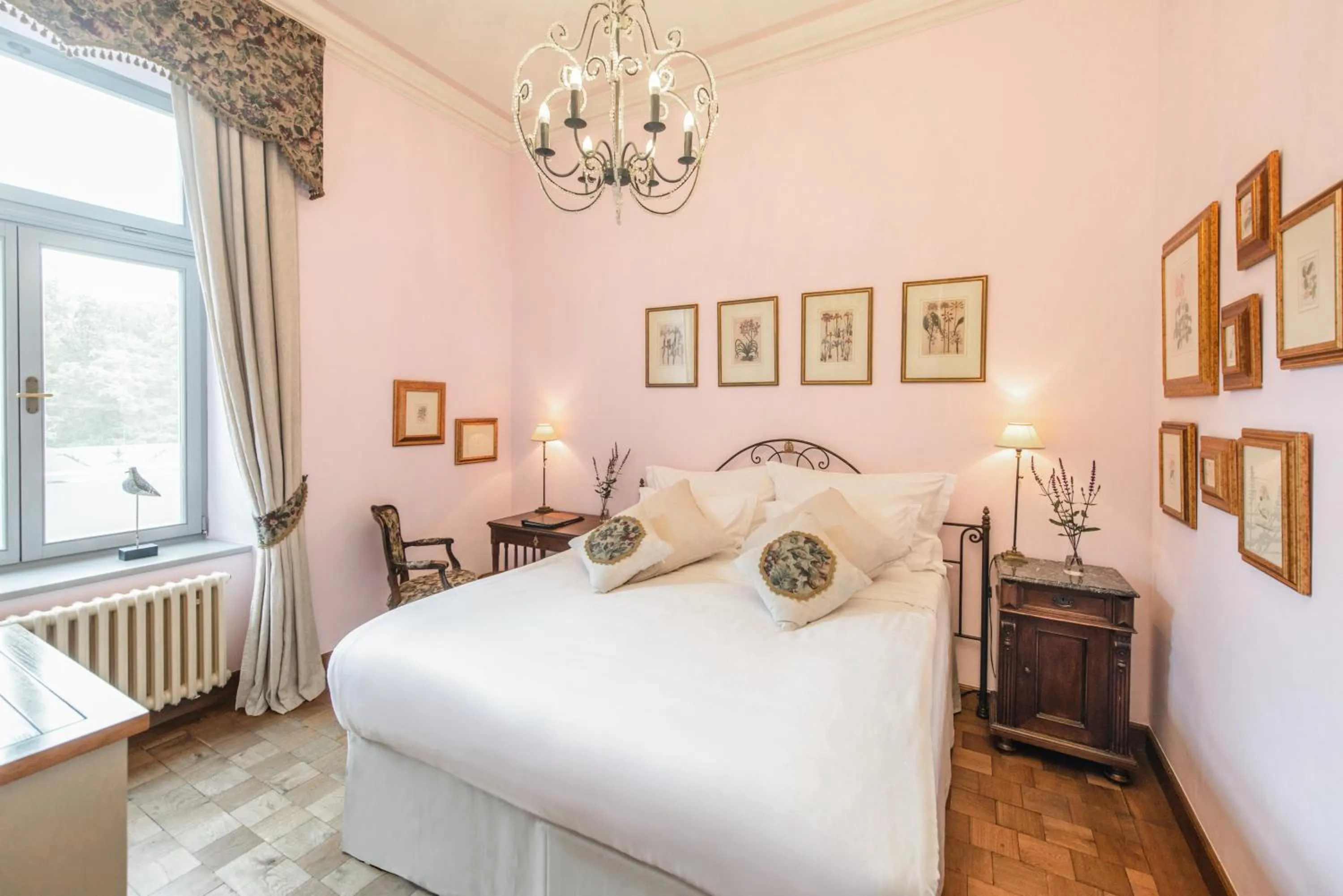 Bedroom, Bed in Chateau Mcely