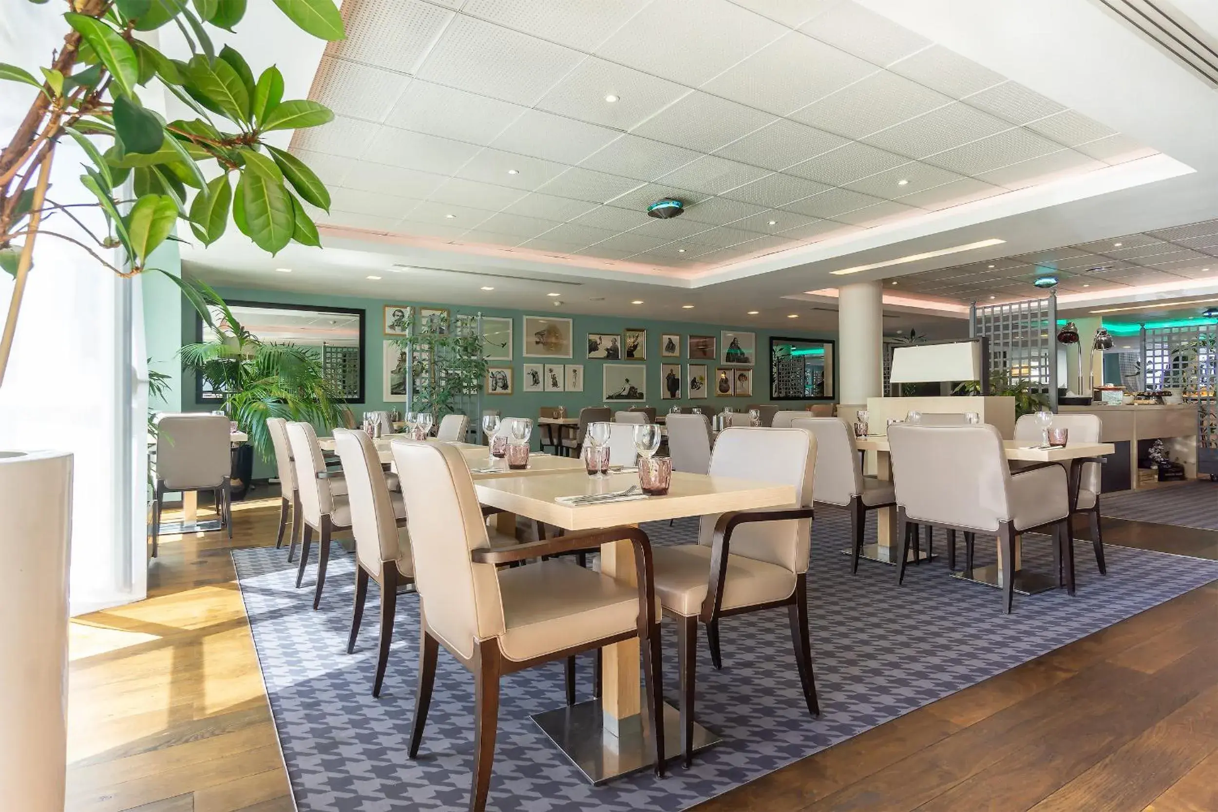 Restaurant/places to eat in City Résidence Paris CDG Airport Restaurant/places to eat in City Résidence Paris CDG Airport