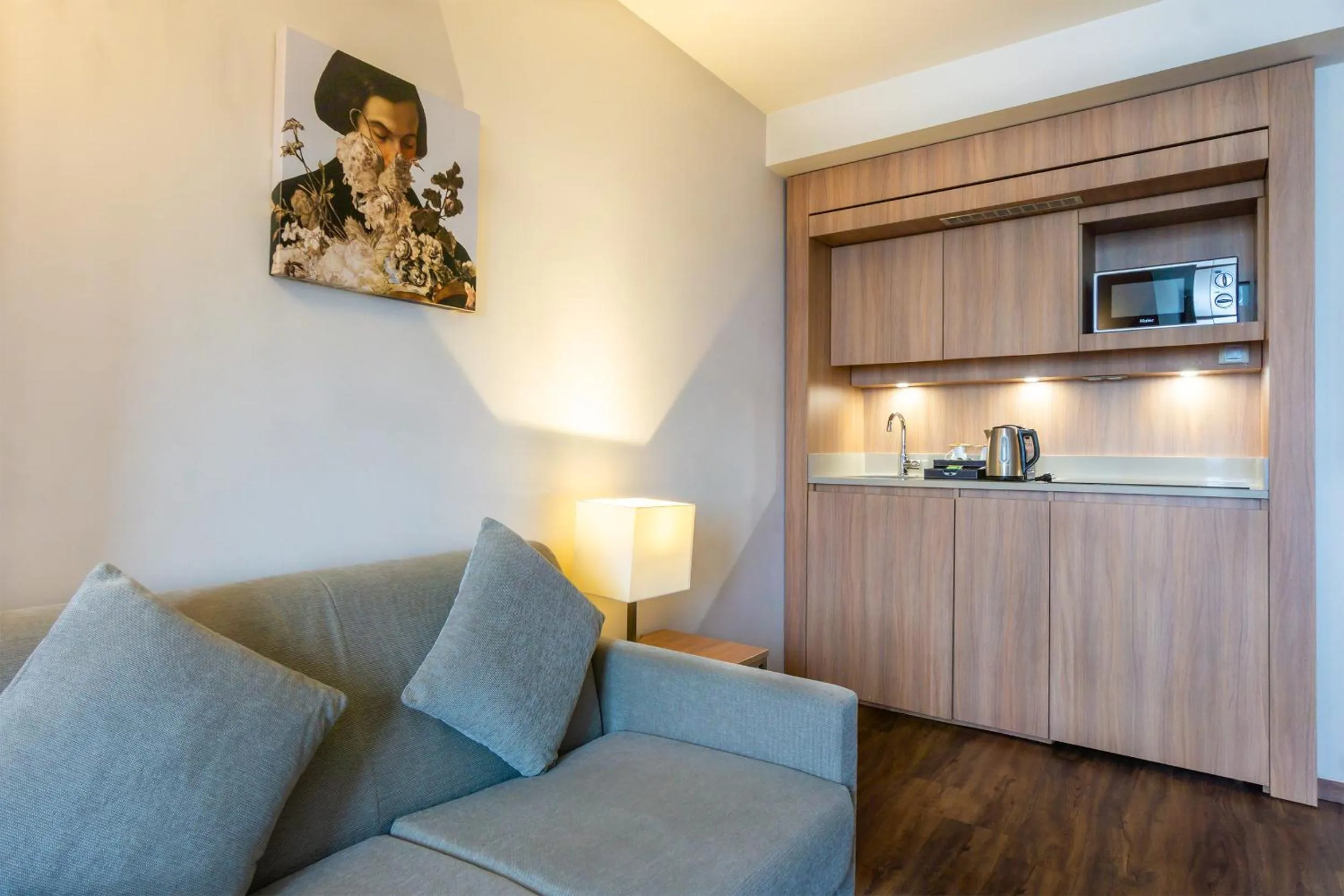 Kitchen or kitchenette in City Résidence Paris CDG Airport