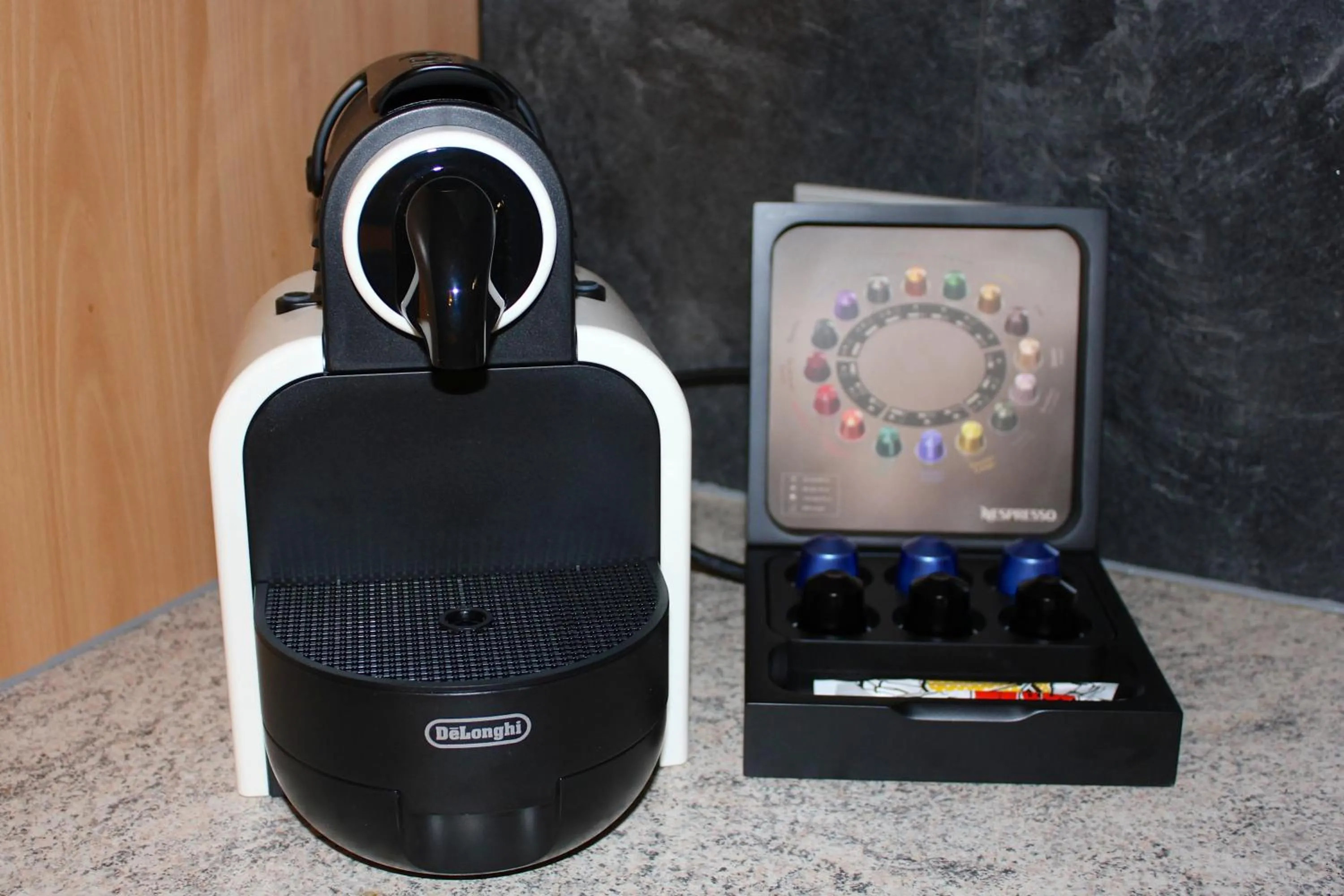 Coffee/tea facilities in Haus Kinspergher