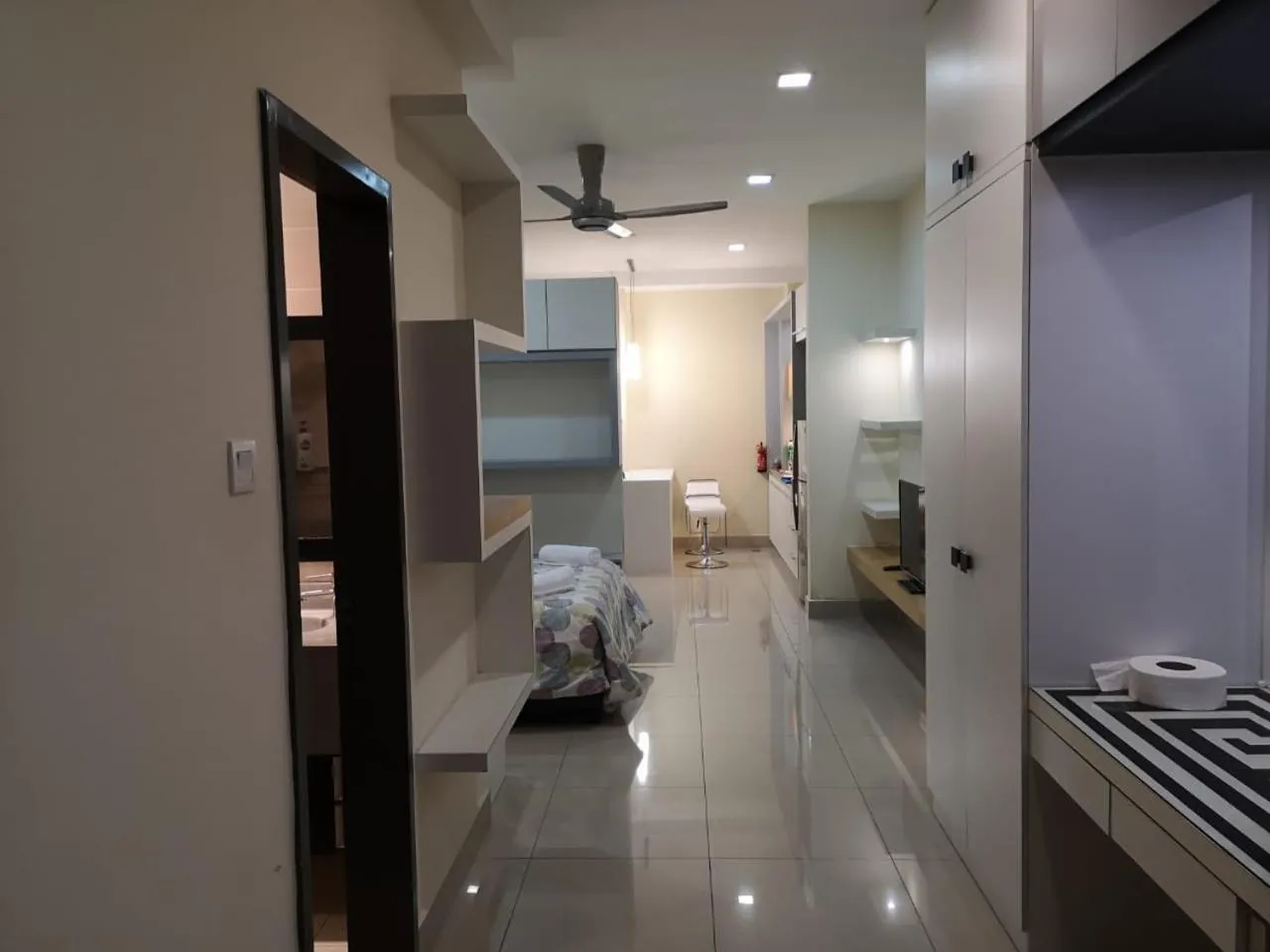 Bed in Shaftsbury Residence Cyberjaya with free parking & Netflix