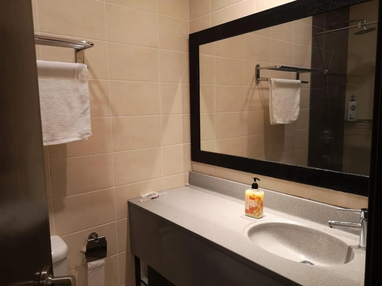 Shaftsbury Residence Cyberjaya with free parking & Netflix