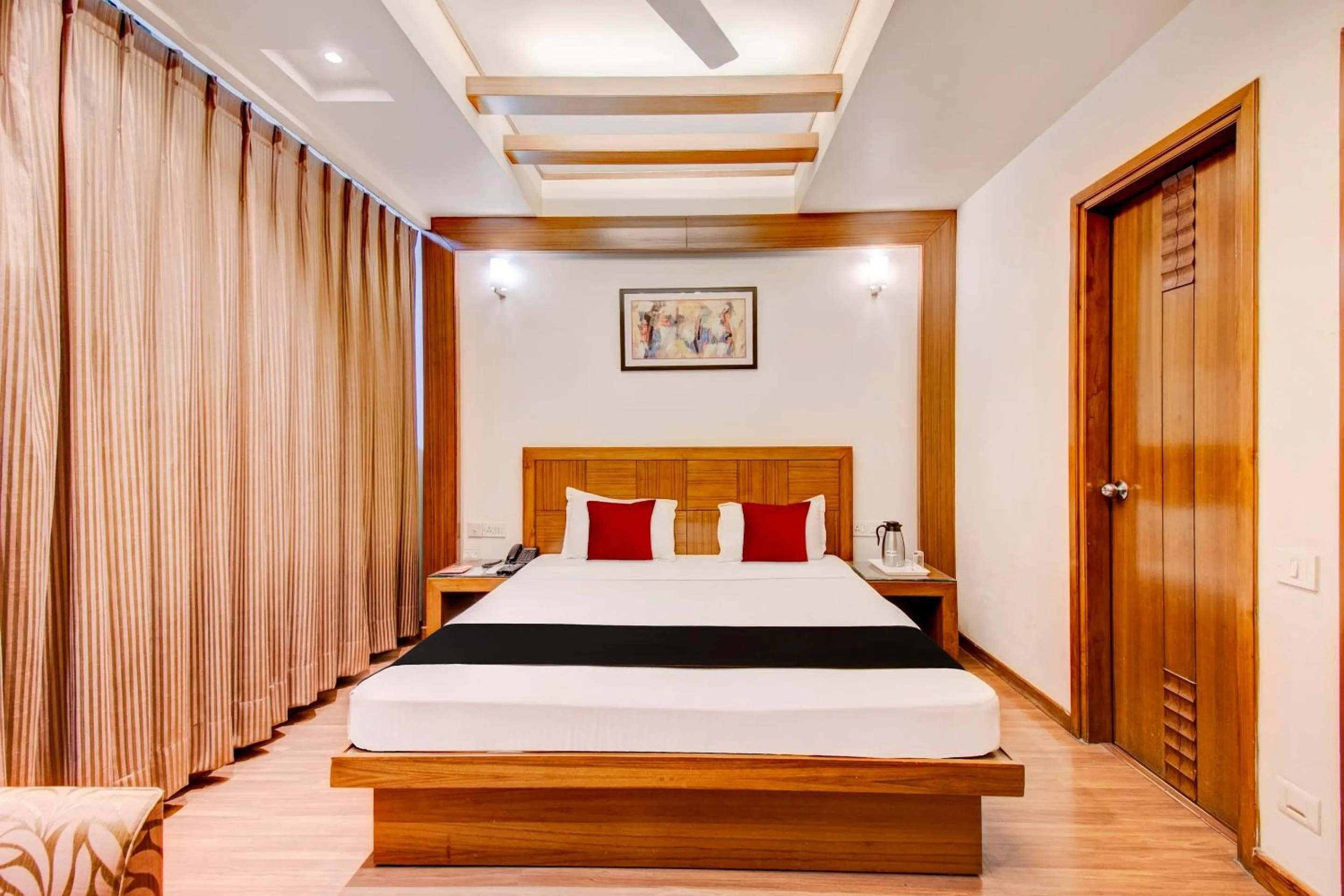 Bedroom in Capital O Broadway