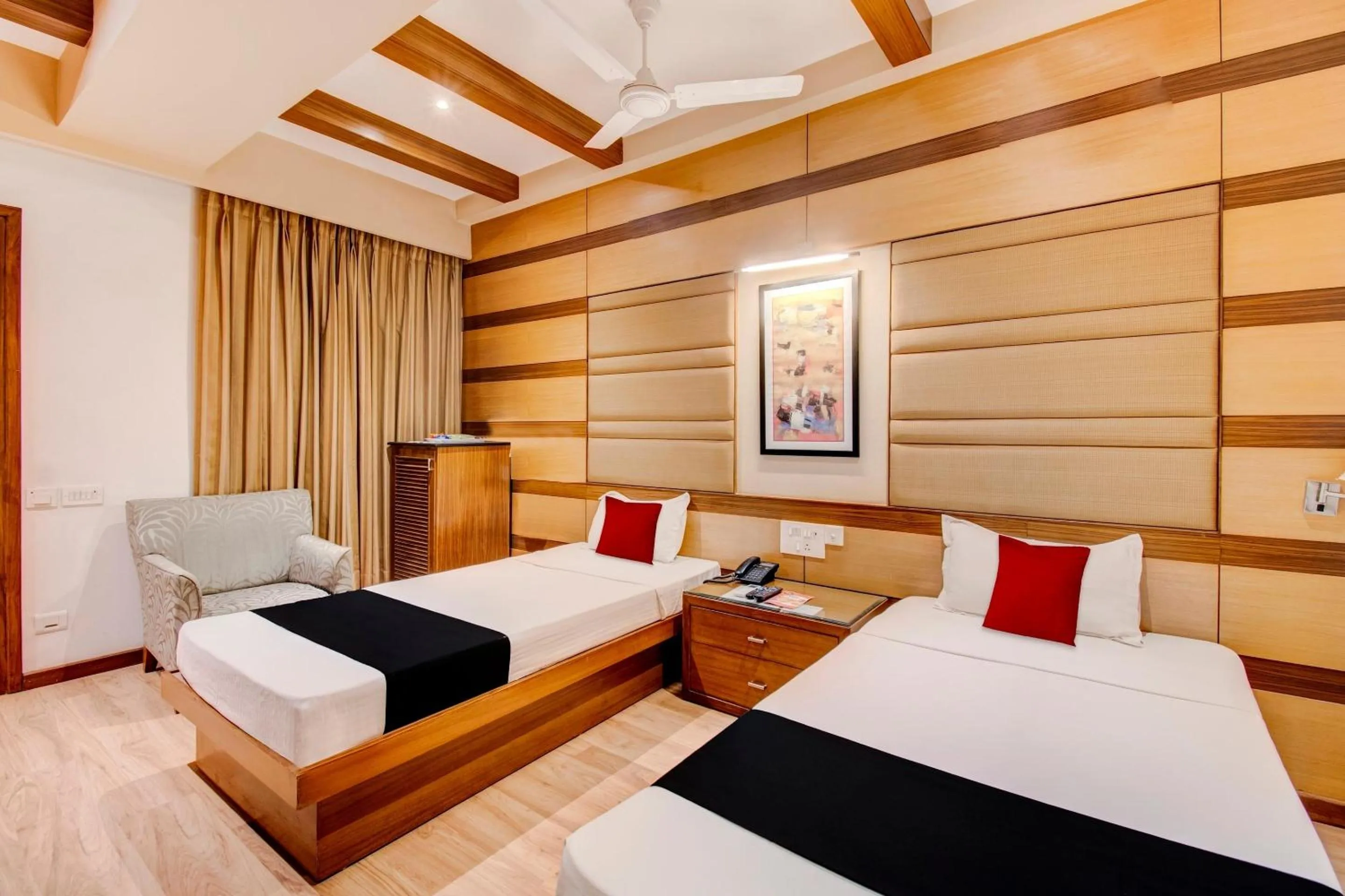 Bedroom in Capital O Broadway