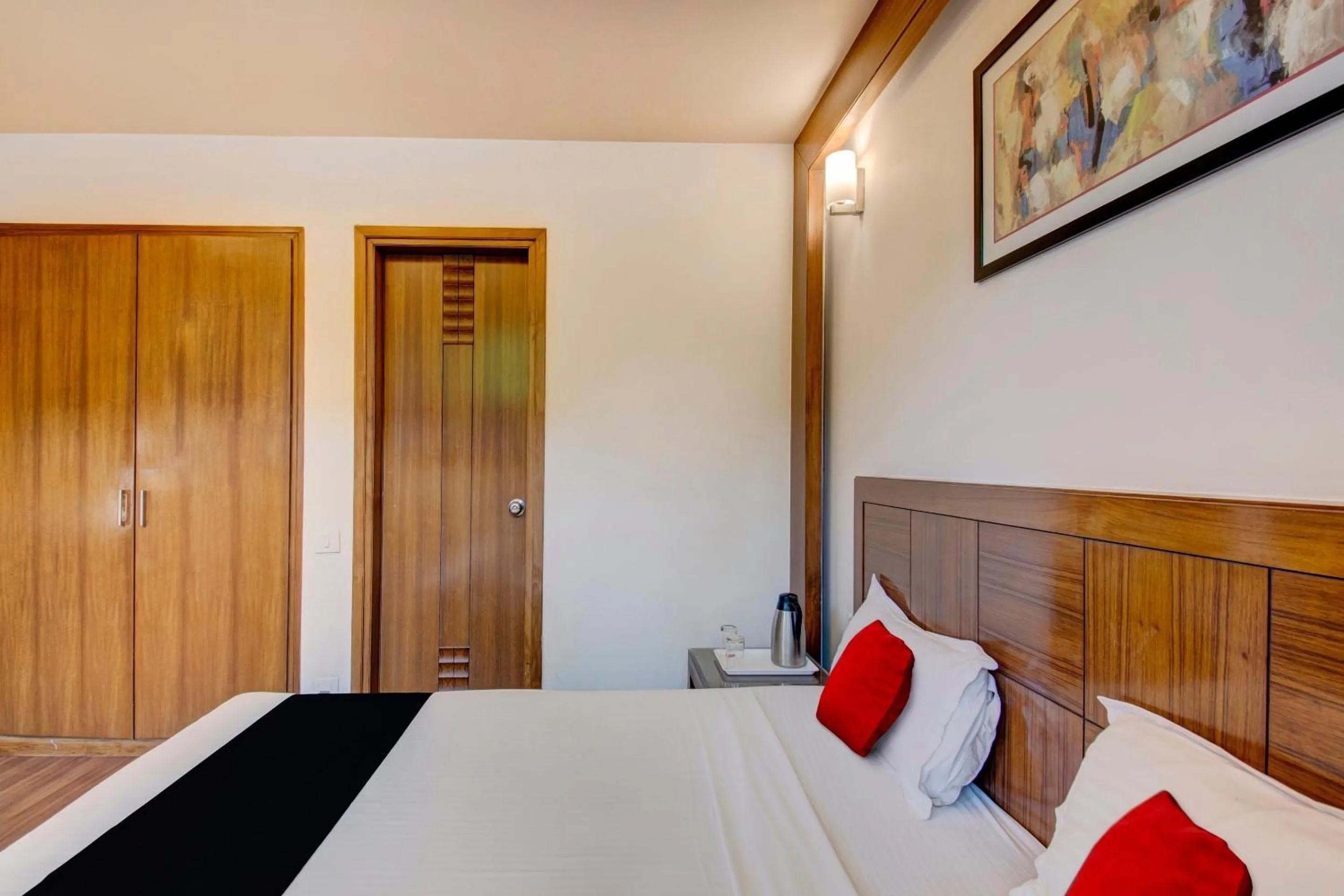 Bedroom in Capital O Broadway