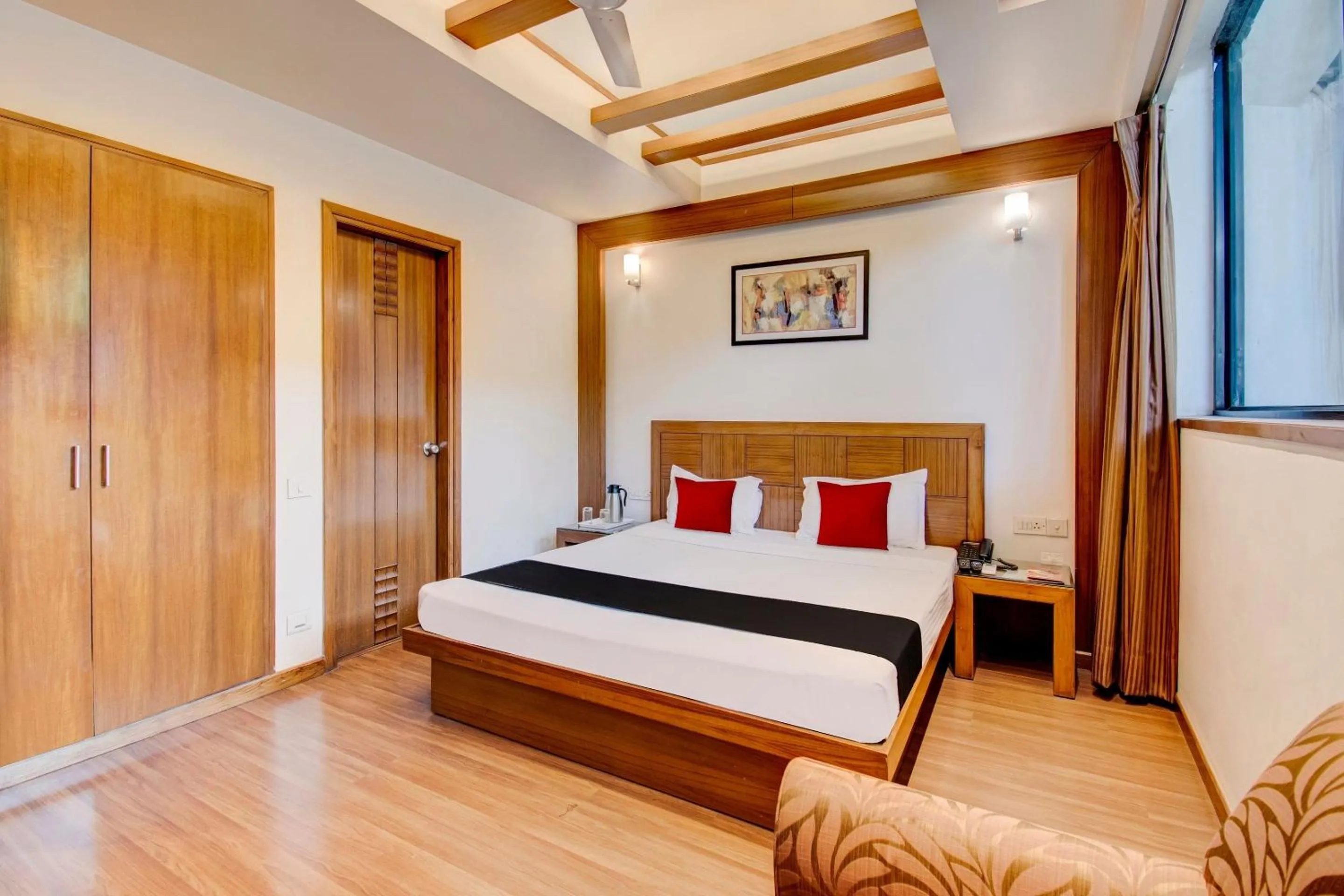 Bedroom in Capital O Broadway